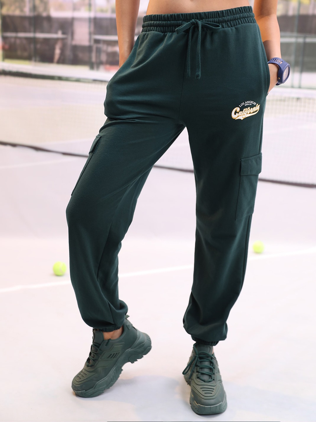 

Tokyo Talkies Women Green Relaxed Fit Cargo Joggers