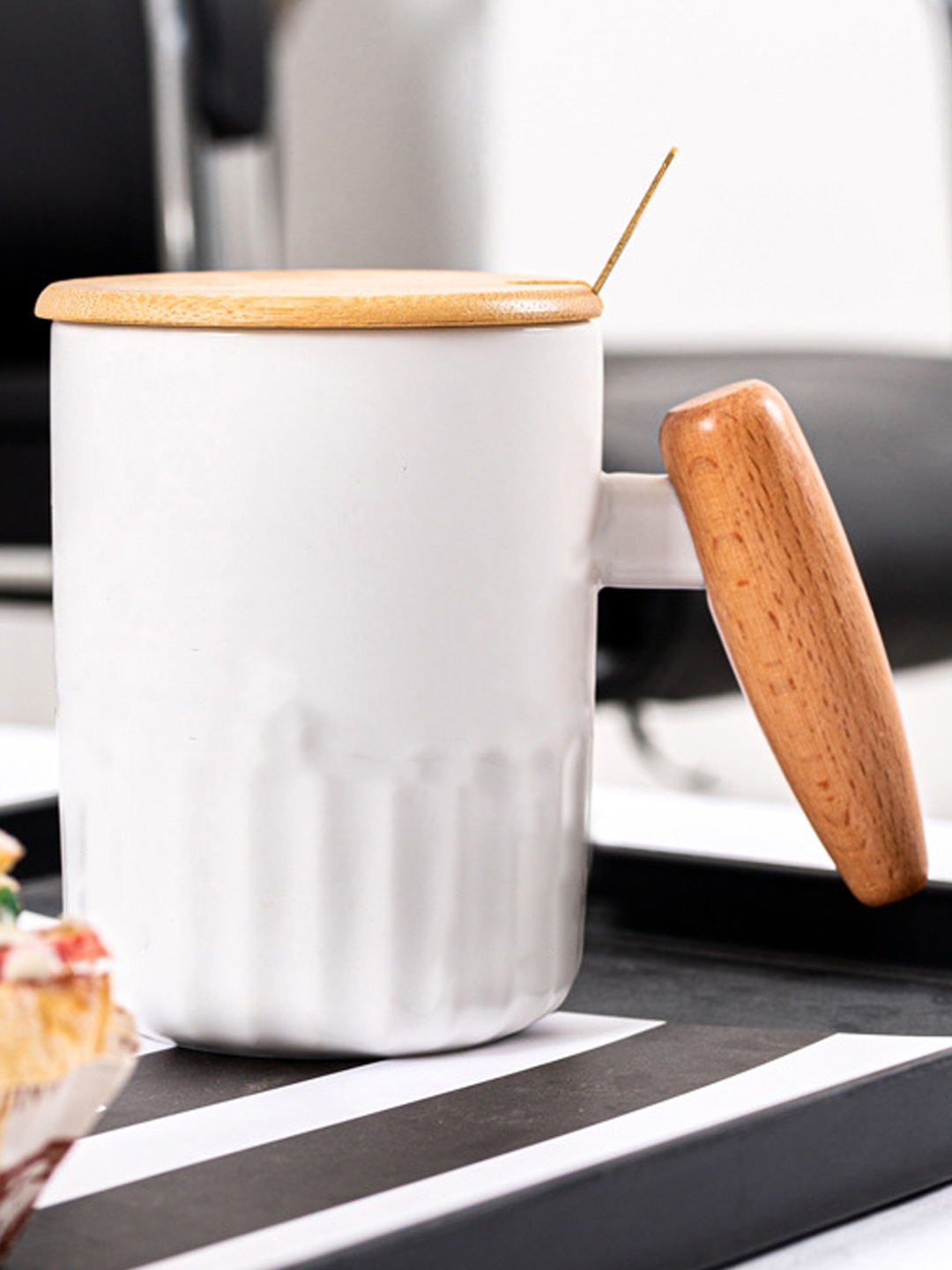 

BonZeaL White & Beige Textured Ceramic Matte Mug With Wood Lid And Spoon - 400 ml