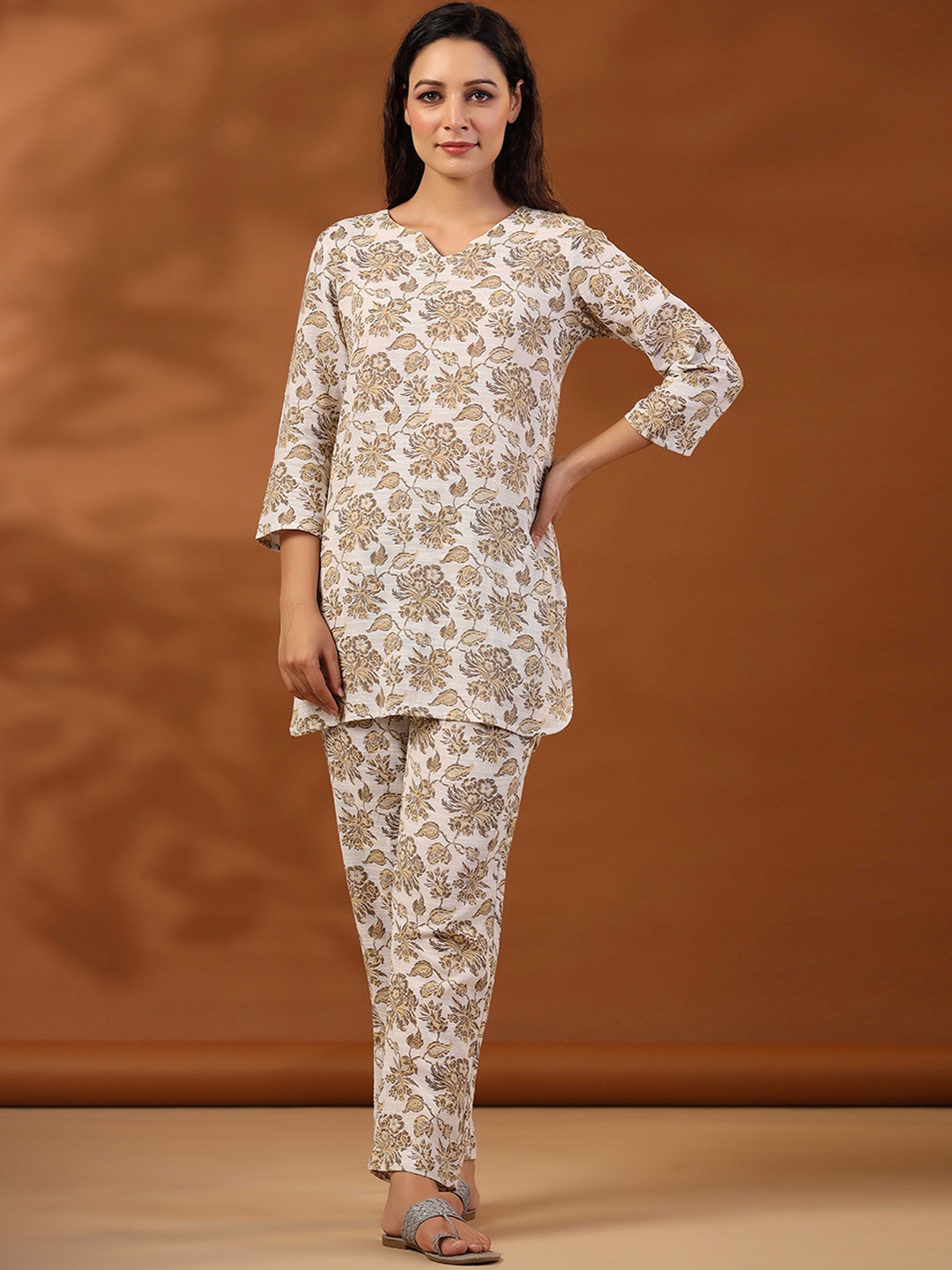 

Jaipur Kurti Floral Printed Kurti With Pyjamas, Beige