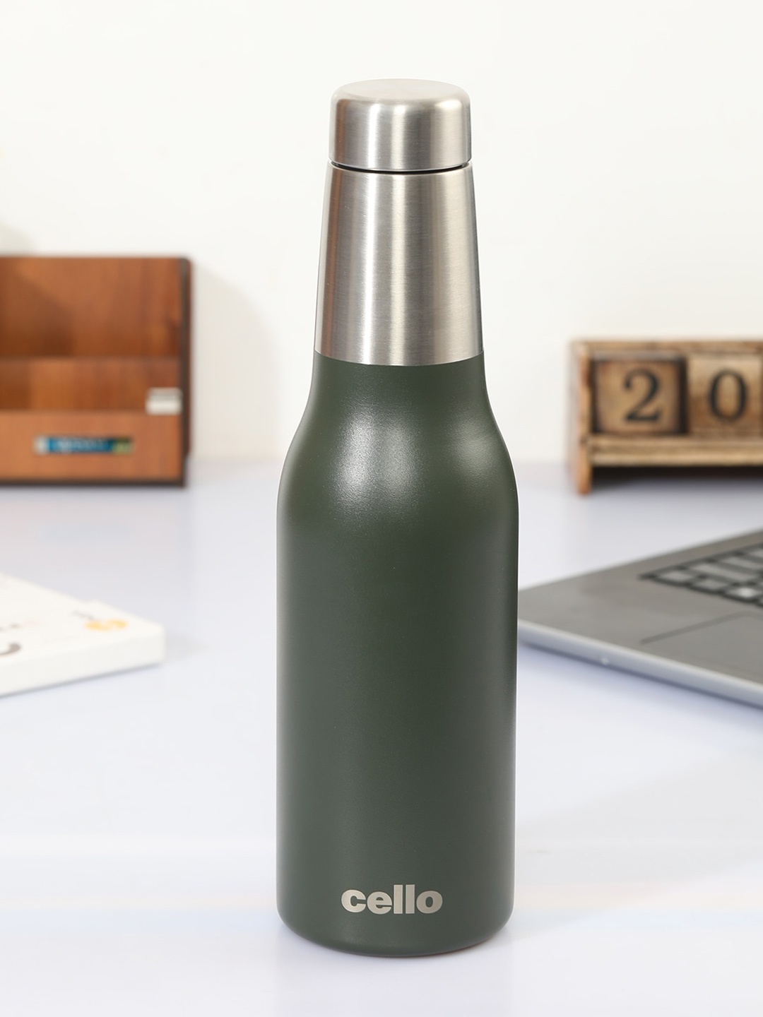 

Cello Duro Green Stainless Steel Durable DTP Coating Water Bottle-900ml