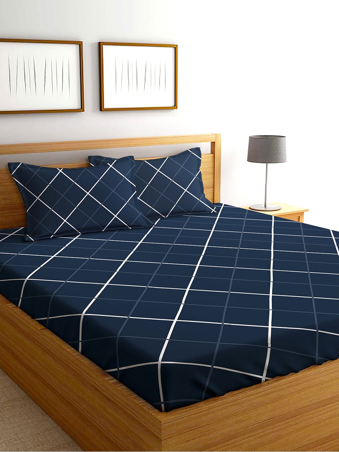

AEROHAVEN Blue & White Printed Cotton 240 TC Queen Bedsheet with 2 Pillow Covers