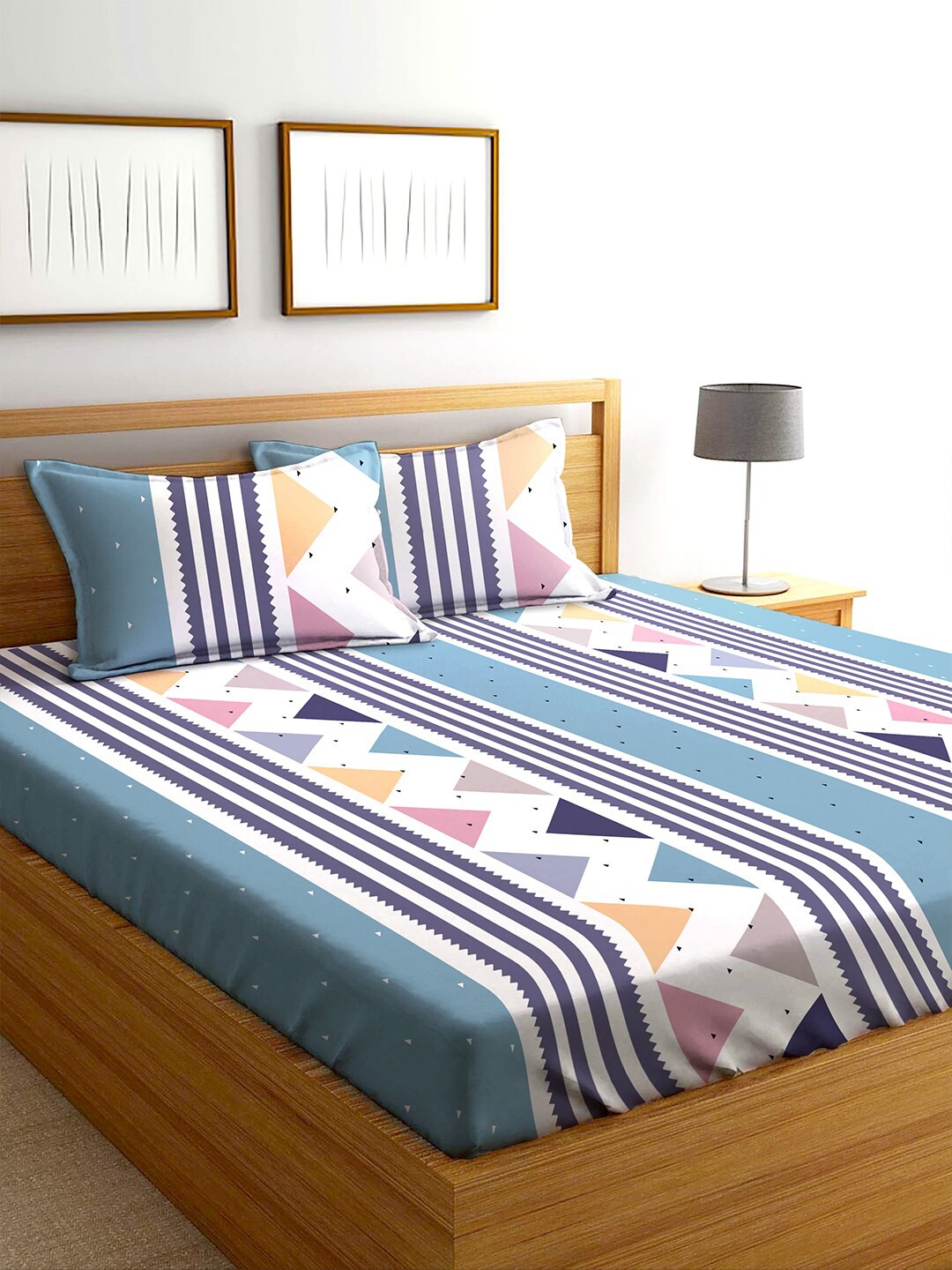 

AEROHAVEN Blue & White Printed Cotton 240 TC Queen Bedsheet with 2 Pillow Covers