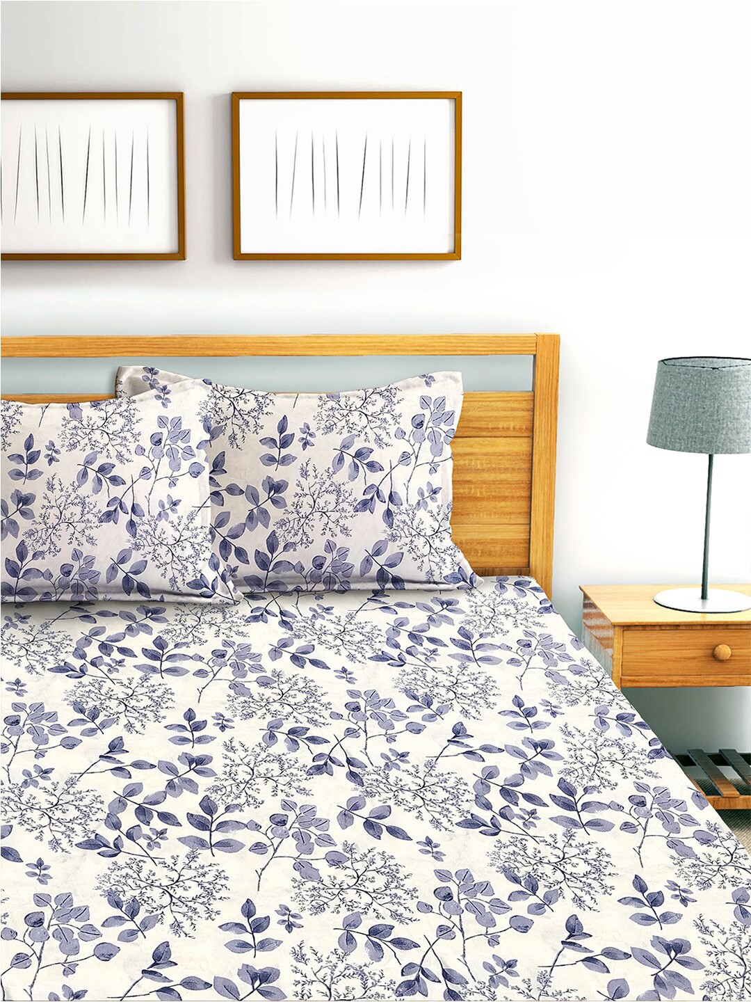 

AEROHAVEN White & Blue Printed Cotton Fitted 240 TC King Bedsheet with 2 Pillow Covers