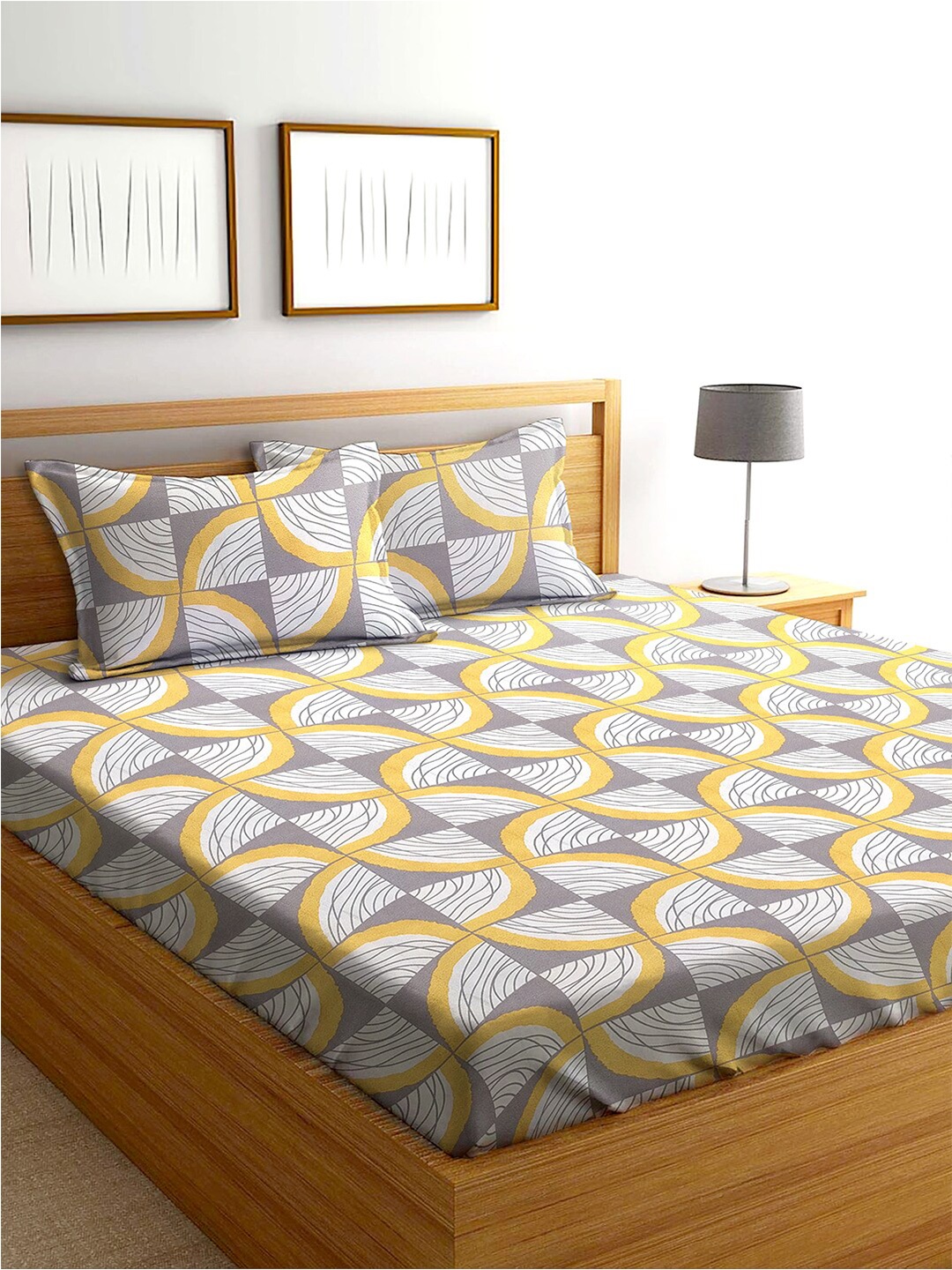 

AEROHAVEN Grey & White Geometric Printed Cotton 240 TC Queen Bedsheet With 2 Pillow Covers