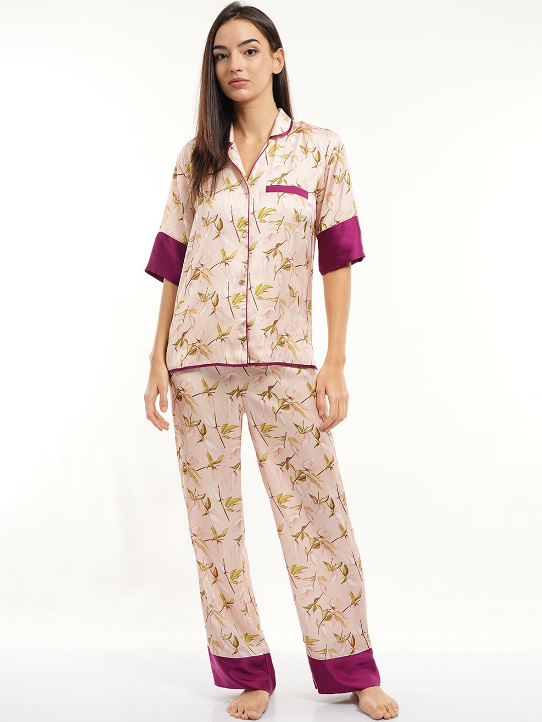 

mackly Floral Printed Notched Collar Night suit, Peach