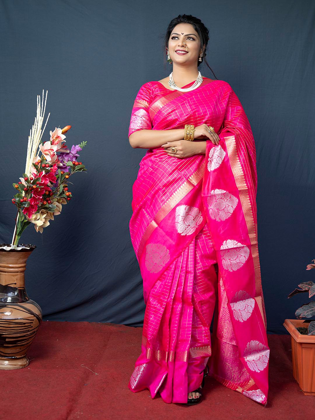 

Mitera Pink & Gold-Toned Ethnic Motifs Woven Design Zari Saree