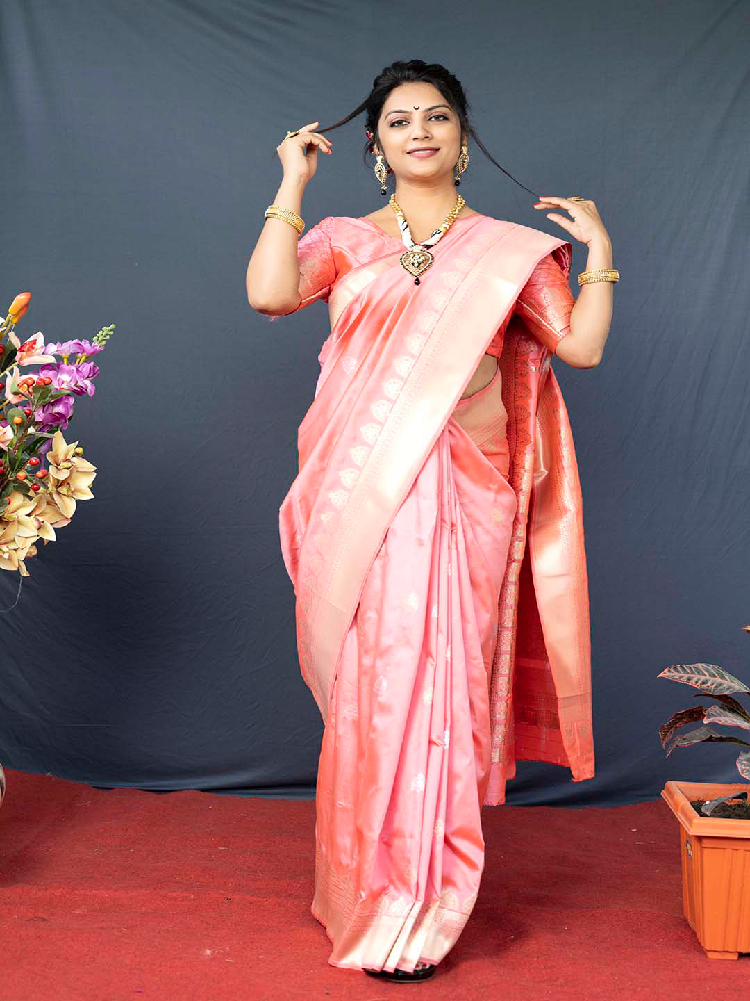 

Mitera Peach-Coloured & Gold-Toned Ethnic Motifs Woven Design Zari Art Silk Saree