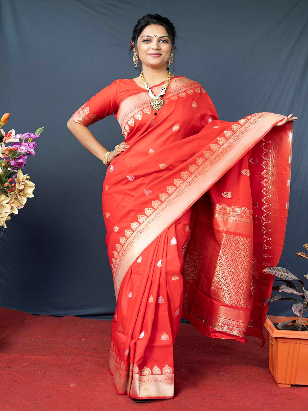 

Mitera Red & Gold-Toned Ethnic Motifs Woven Design Zari Banarasi Silk Saree