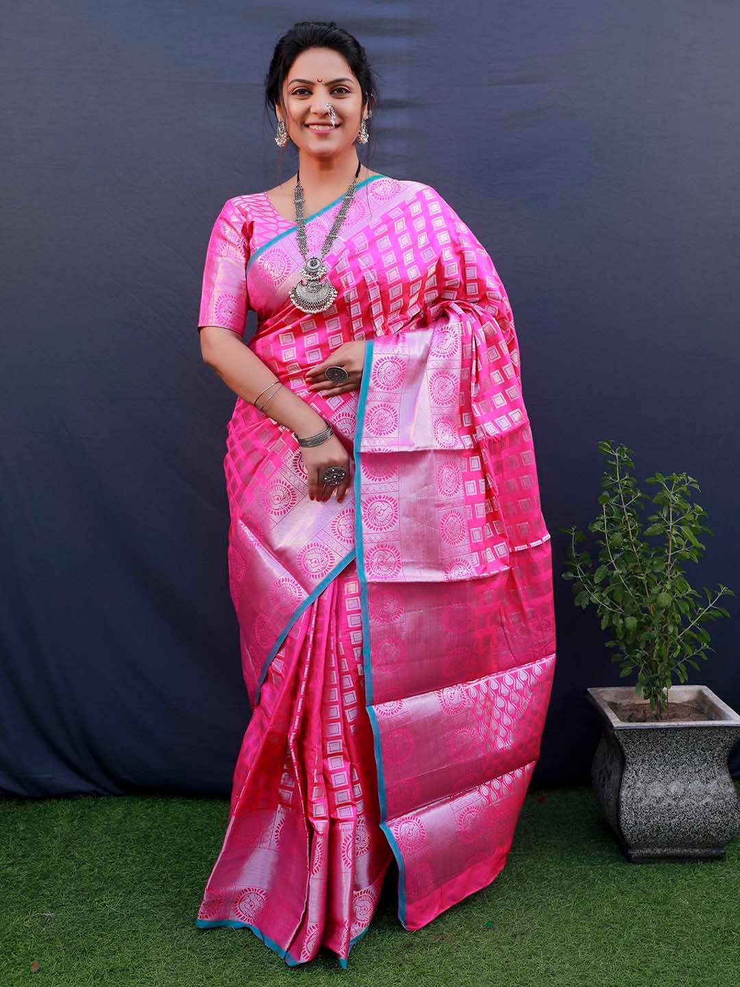 

Mitera Pink & Silver-Toned Ethnic Motifs Woven Design Zari Kanchipuram Silk Saree