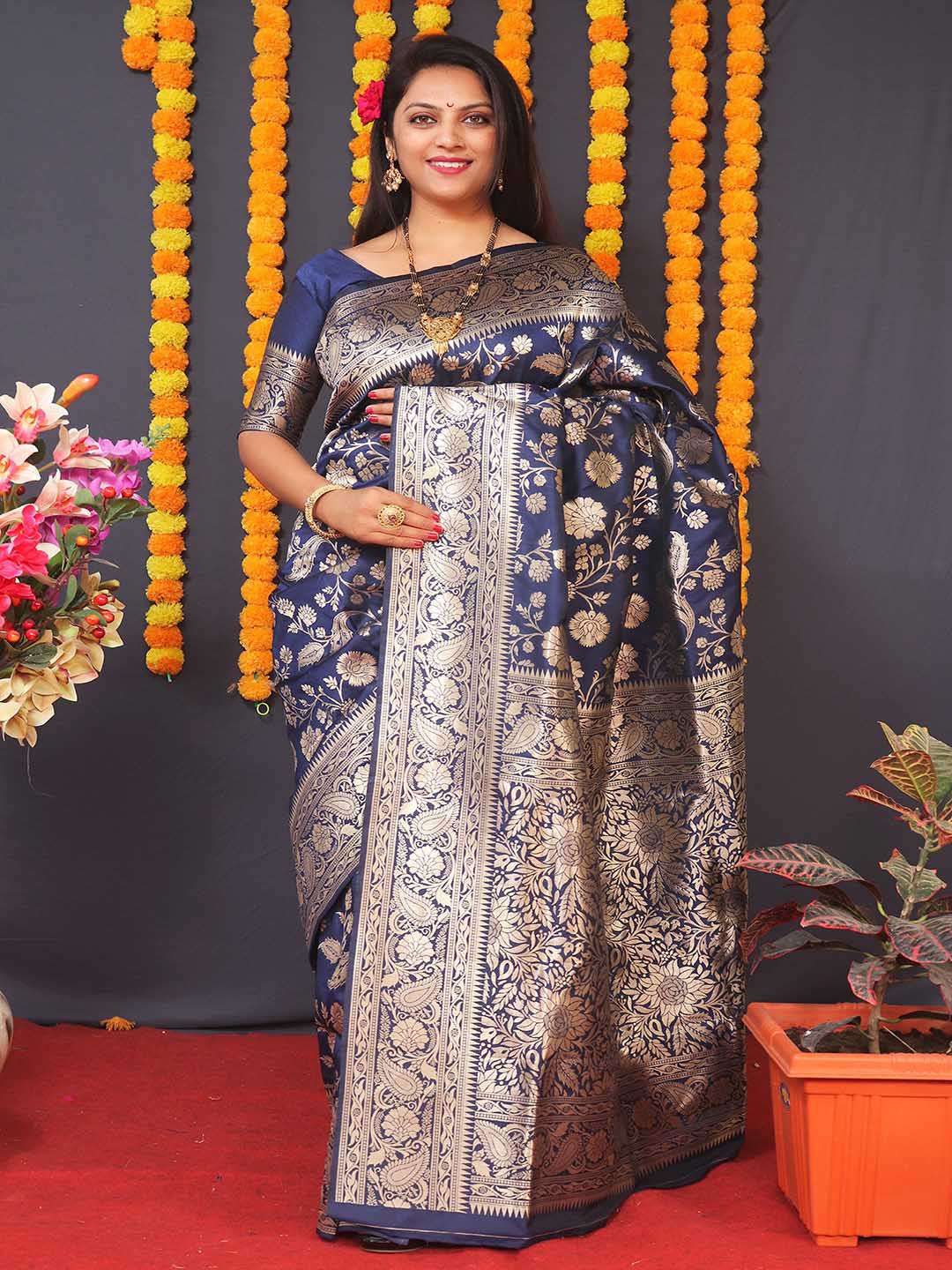 

Mitera Ethnic Motifs Woven Design Zari Art Silk Banarasi Saree, Navy blue
