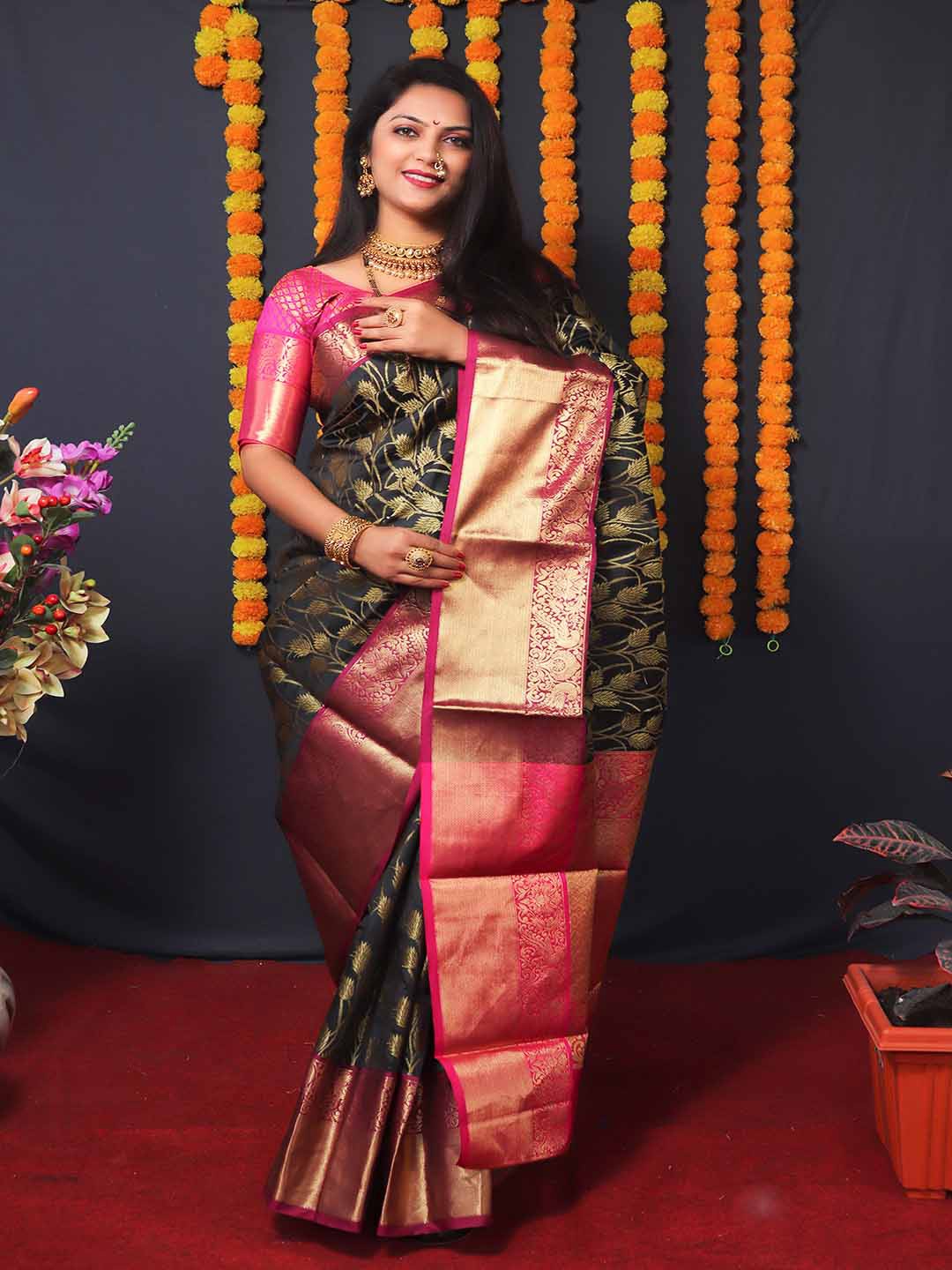 

Mitera Black & Pink Ethnic Motifs Woven Design Zari Kanchipuram Silk Saree
