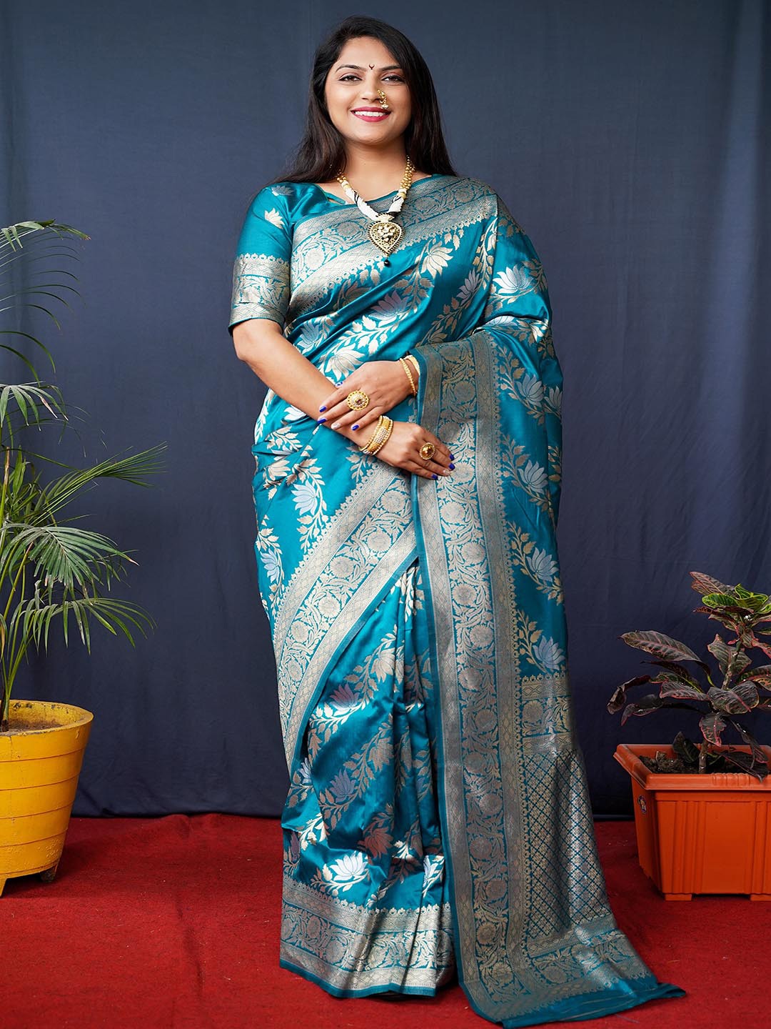 

Mitera Floral Zari Art Silk Saree With Blouse Piece, Navy blue