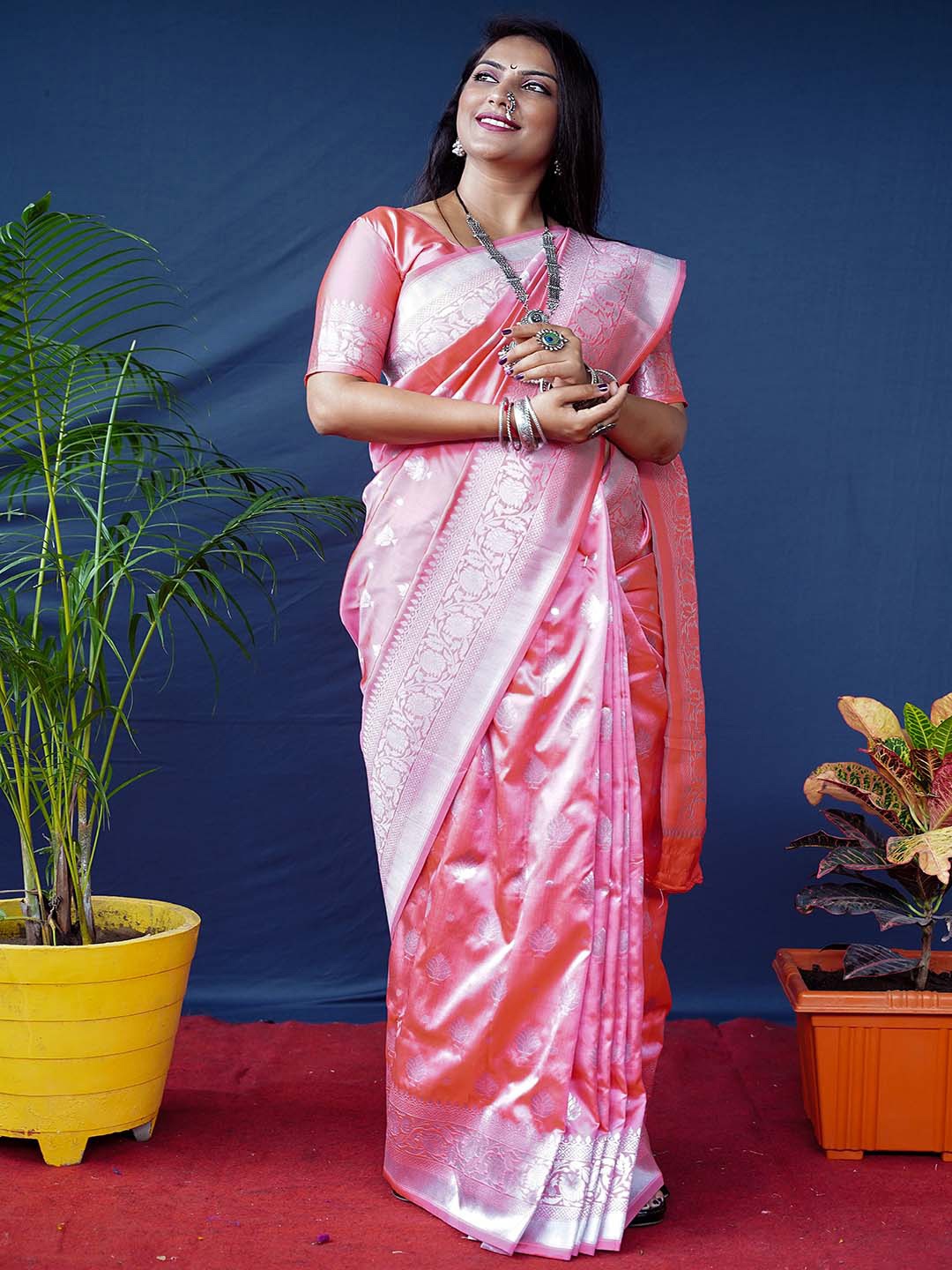 

Mitera Woven Design Zari Art Silk Saree, Peach