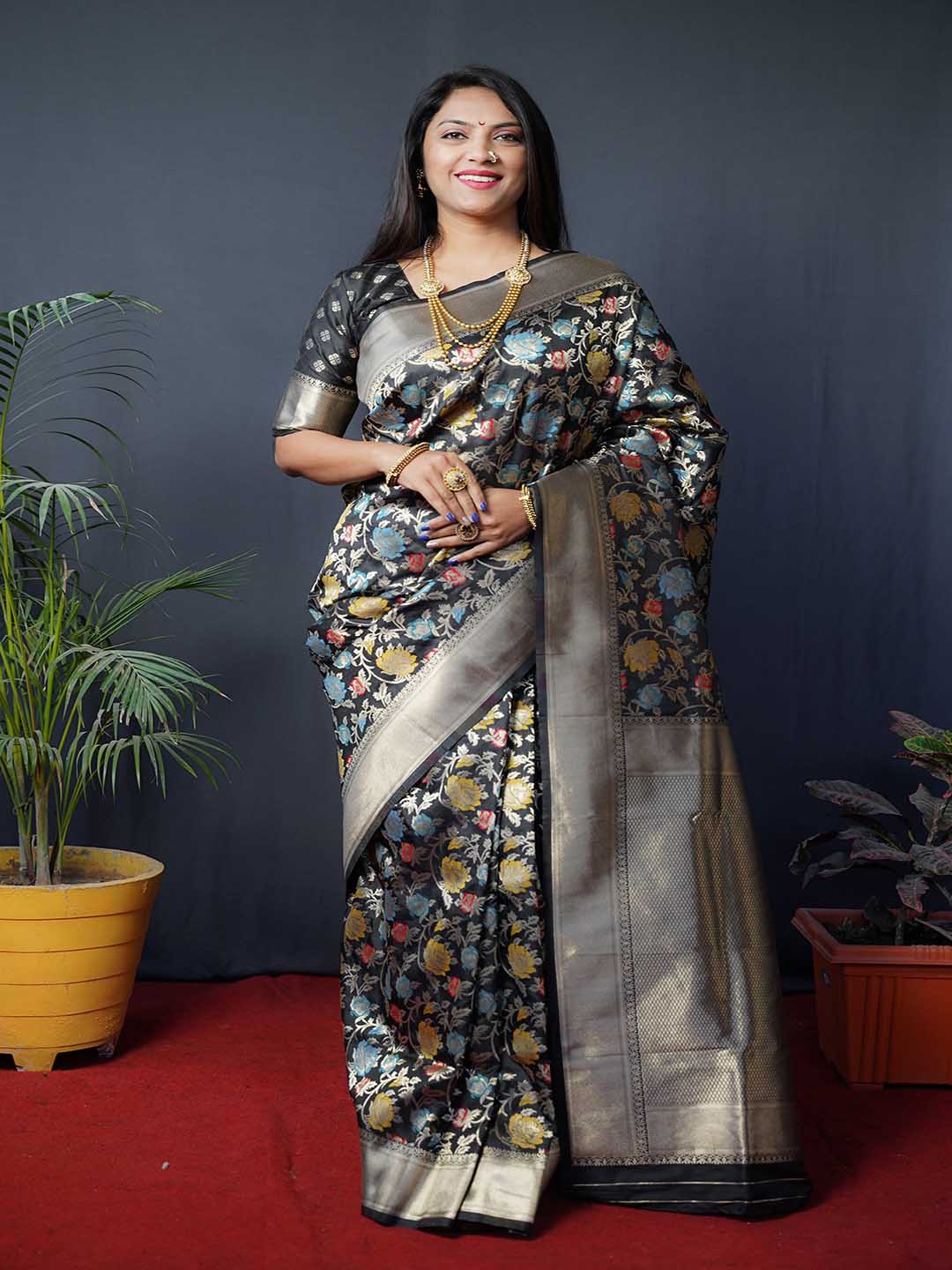 

Mitera Floral Woven Design Zari Saree, Black
