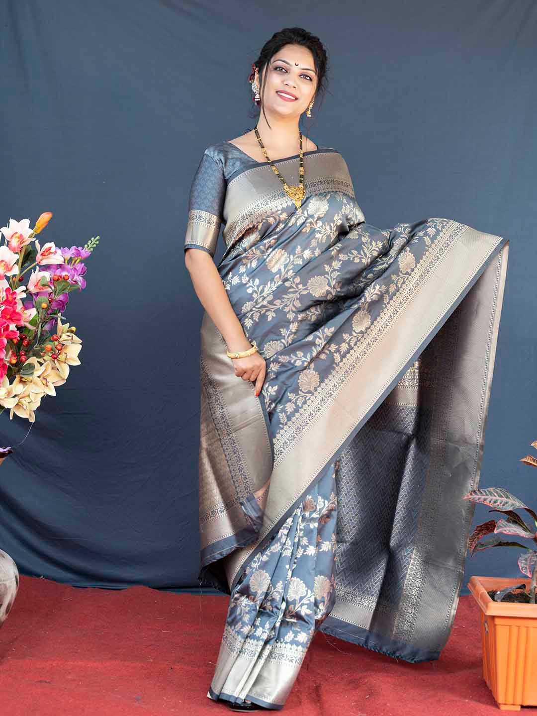 

Mitera Floral Woven Design Zari Saree, Grey