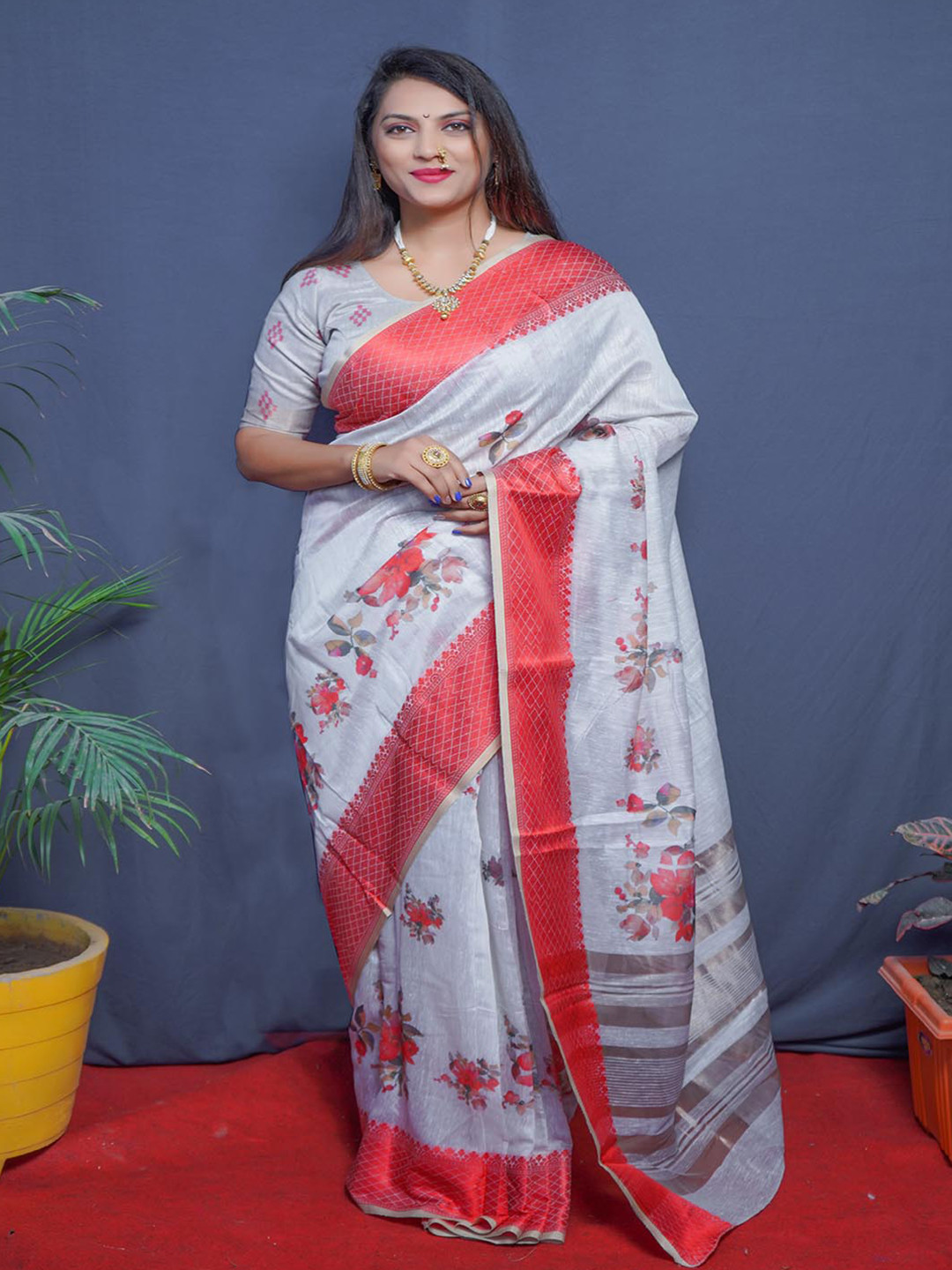 

Mitera Grey & Red Floral Printed Linen Silk Saree