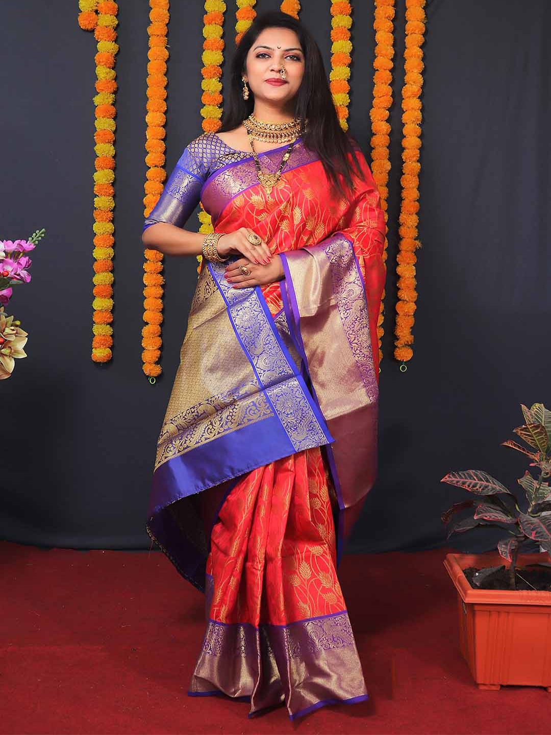 

Mitera Ethnic Motifs Woven Design Zari Art Silk Saree, Red