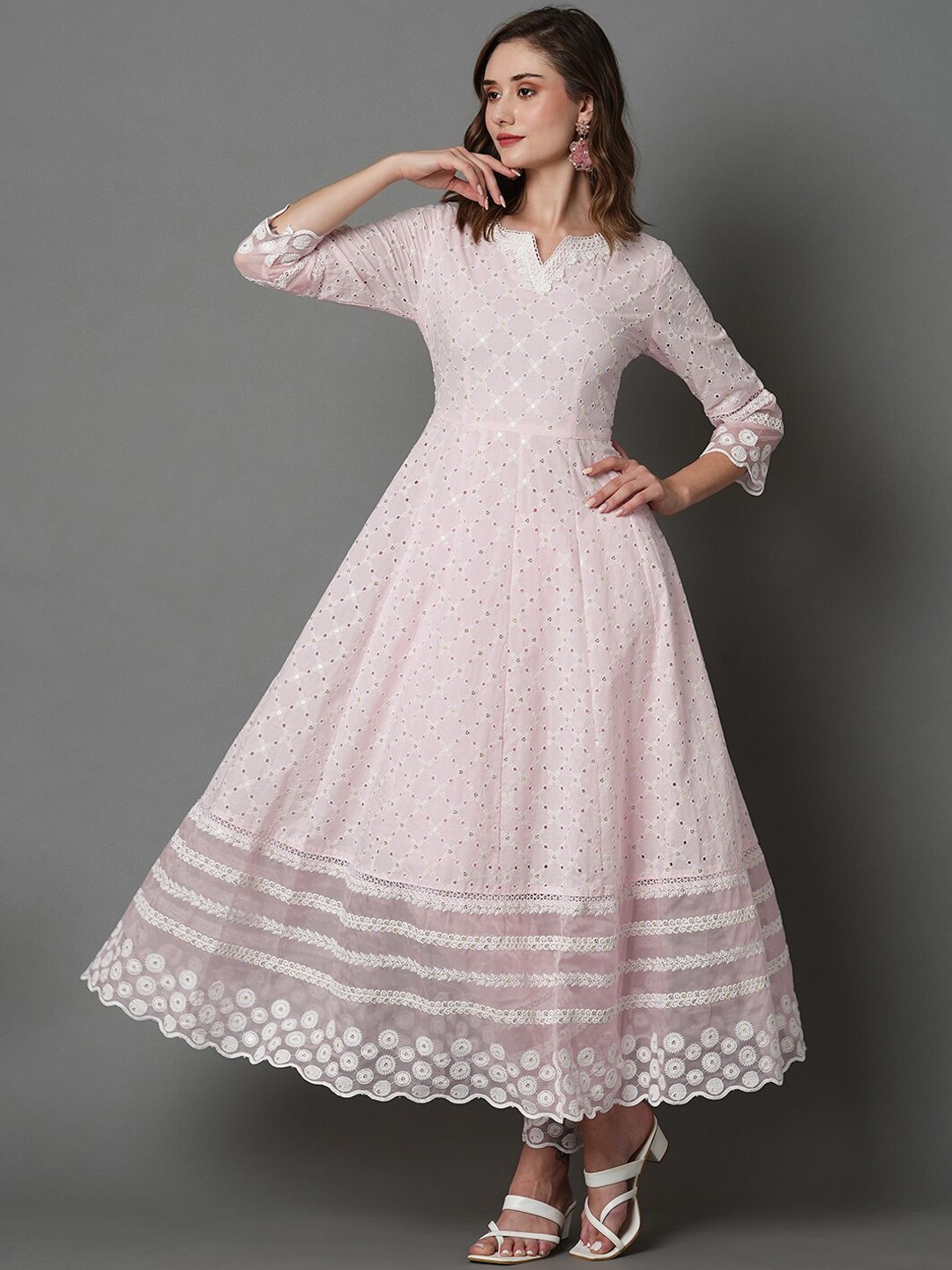 

HEEPOSH Floral Embroidered Chikankari Pure Cotton Kurta with Trousers & Dupatta, Pink