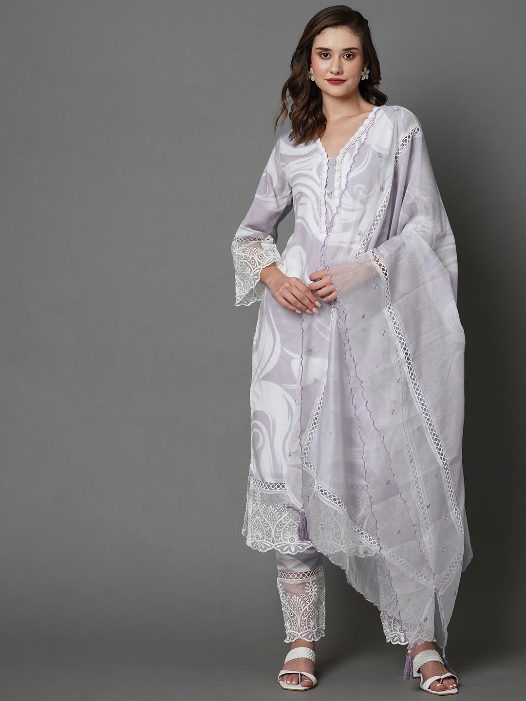 

HEEPOSH Women Purple Printed Regular Thread Work Pure Cotton Kurta with Trousers & With Dupatta