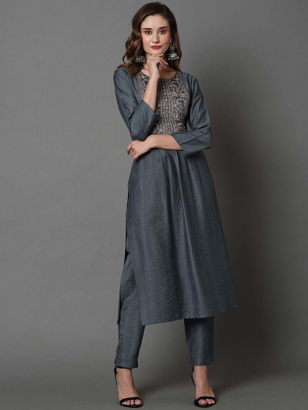 

HEEPOSH Floral Embroidered Kurta with Trousers & Dupatta, Grey