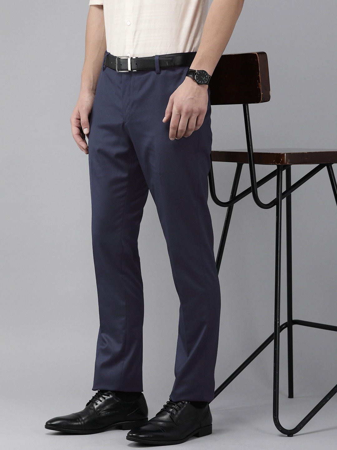 

Arrow Men Mid-Rise Tailored Trousers, Navy blue