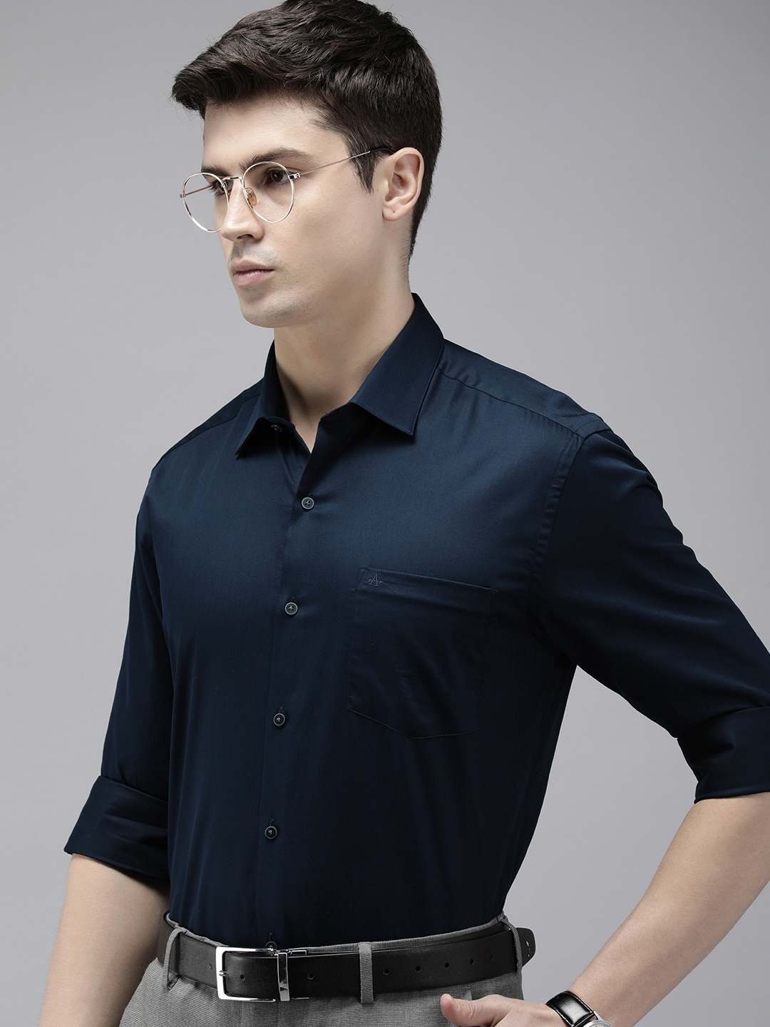 

Arrow Solid Manhattan Slim Fit Pure Cotton Formal Shirt, Navy blue