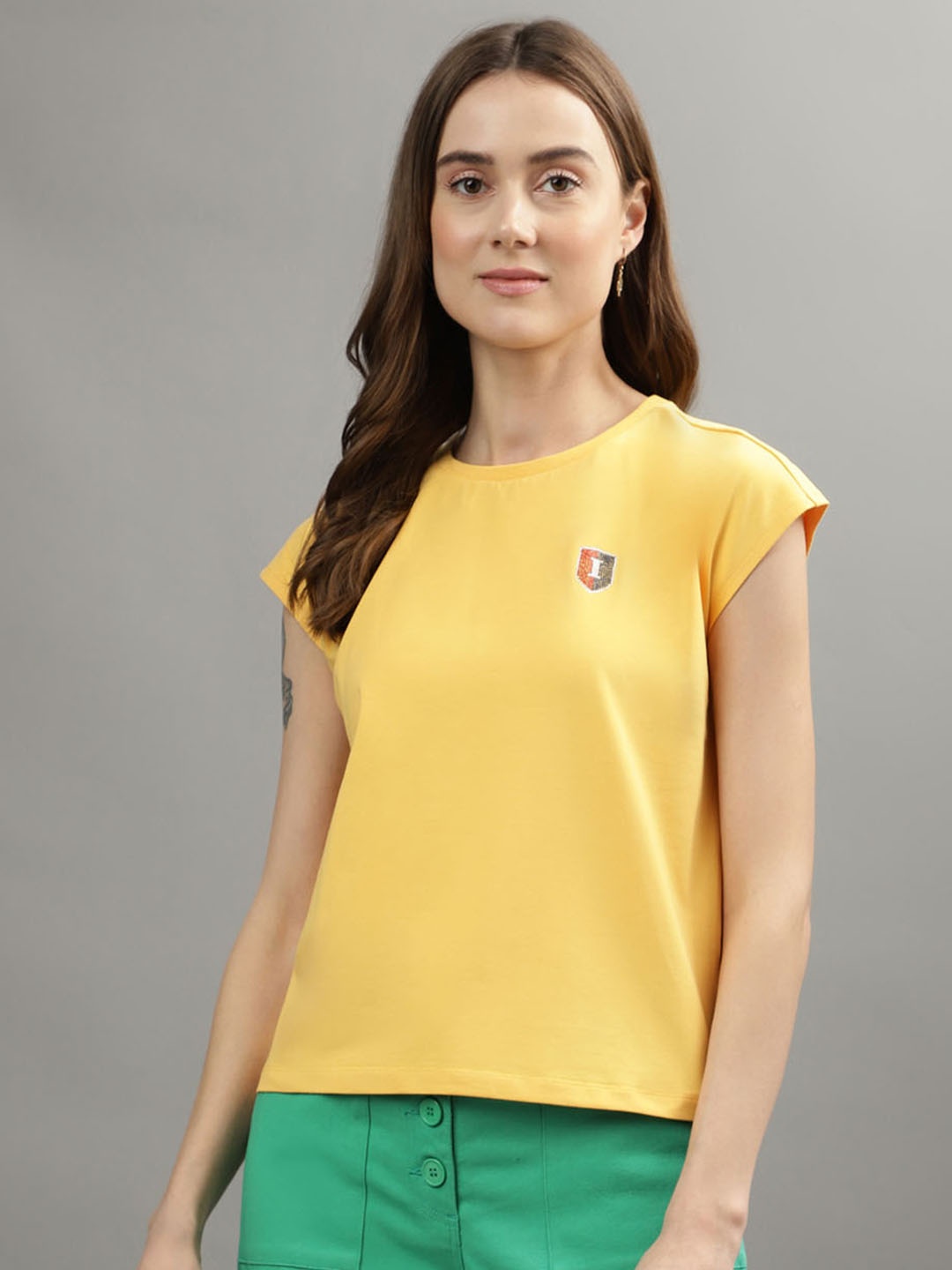 

Iconic Round Neck Regular Fit T-shirt, Yellow
