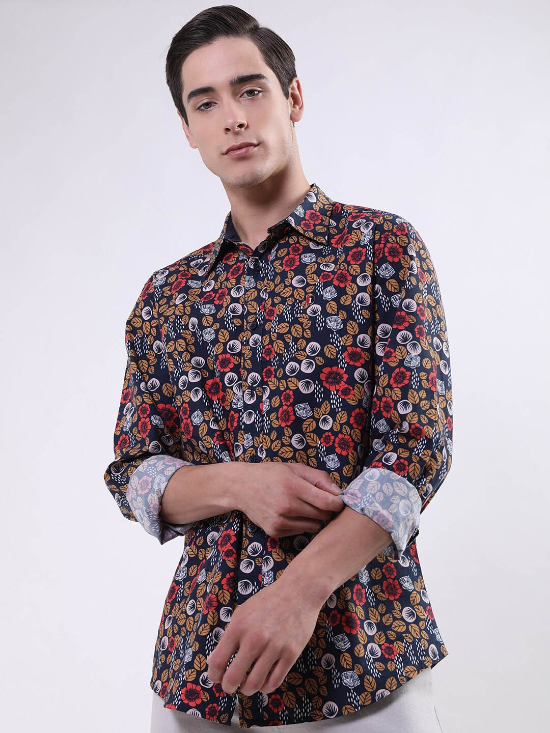 

Iconic Floral Printed Spread Collar Pure Cotton Casual Shirt, Blue