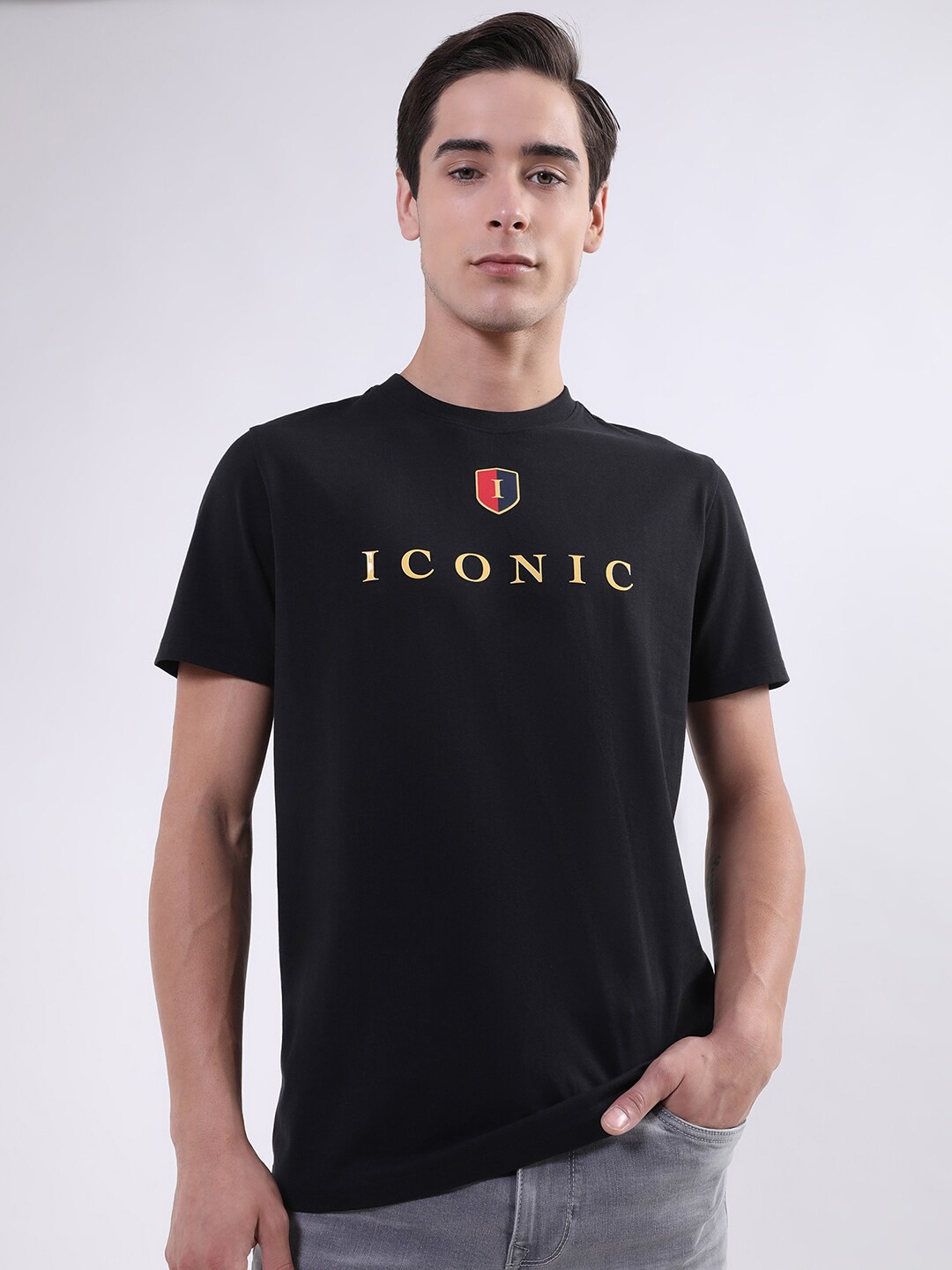 

Iconic Round Neck Regular Fit T-shirt, Black