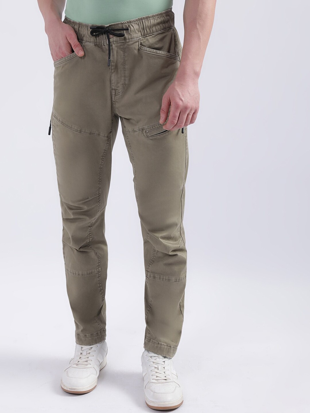 

Iconic Men Mid Rise Regular Fit Chinos, Brown