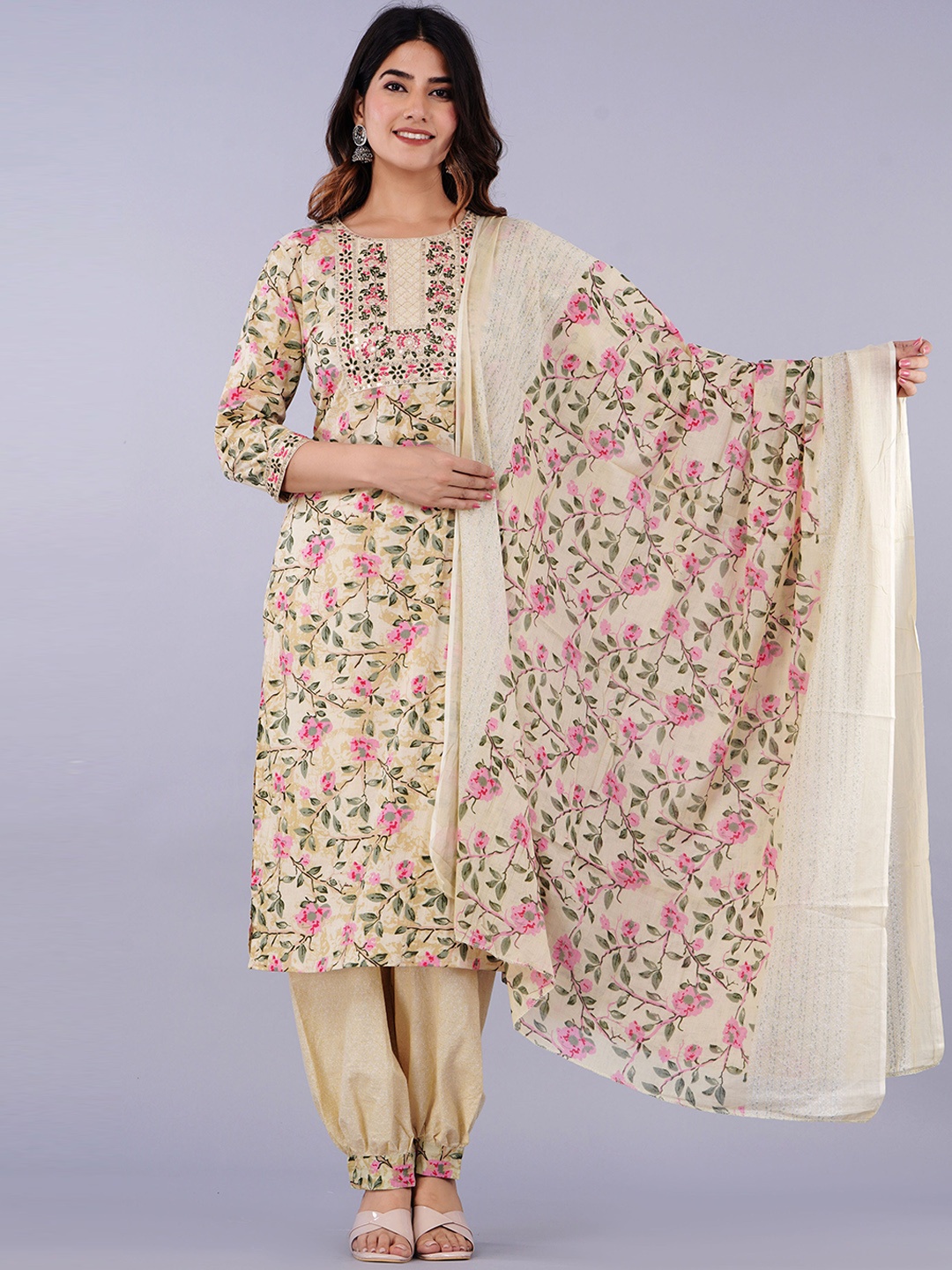 

DORIYA Floral Printed Thread Work Regular Kurta With Salwar & Dupatta, Cream