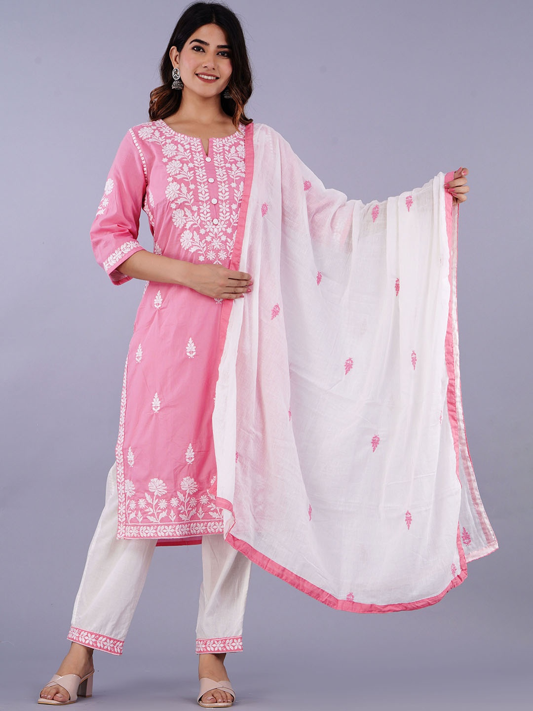 

DORIYA Floral Printed Thread Work Kurta With Trousers & With Dupatta, Pink