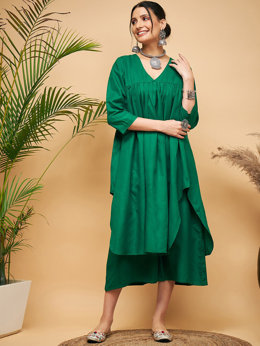 

InWeave Empire Pure Cotton Kurta with Palazzos, Green