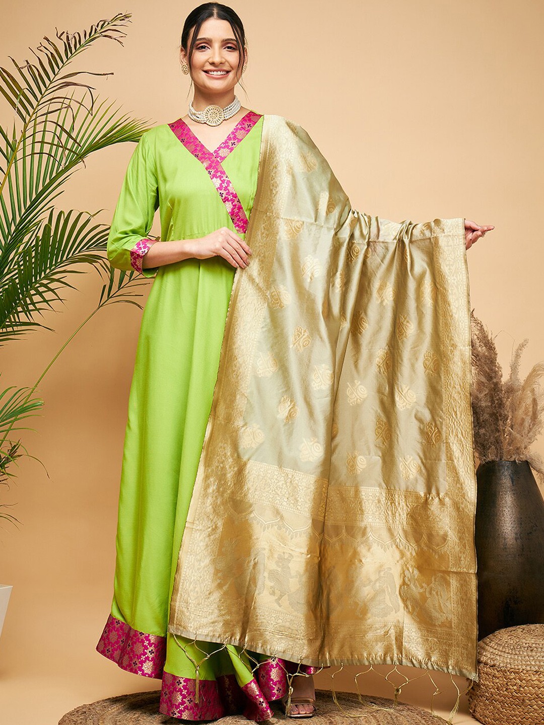 

InWeave V-Neck Anarkali Kurta, Lime green