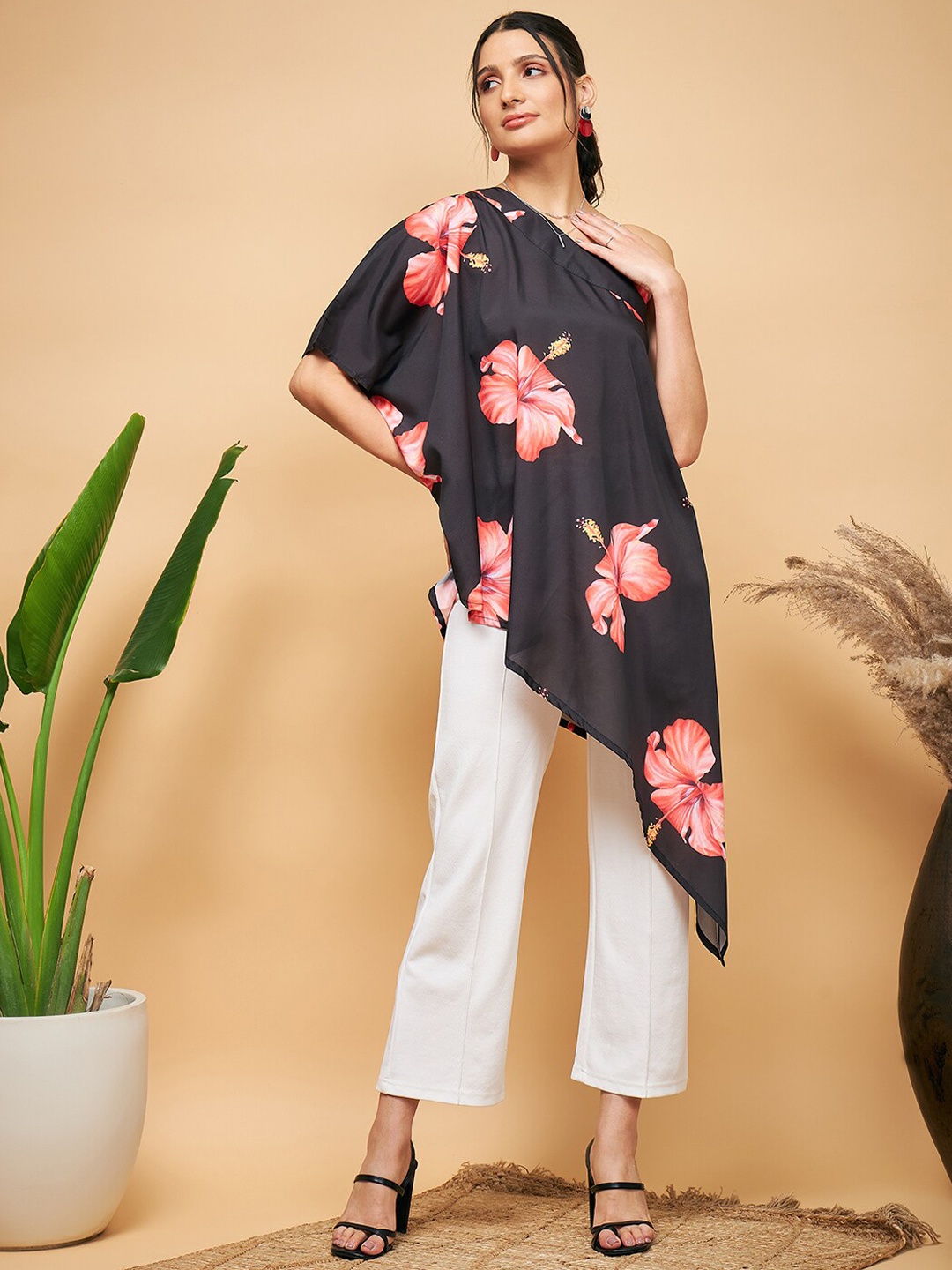 

InWeave Floral Printed One Shoulder A-Line Kurta, Black