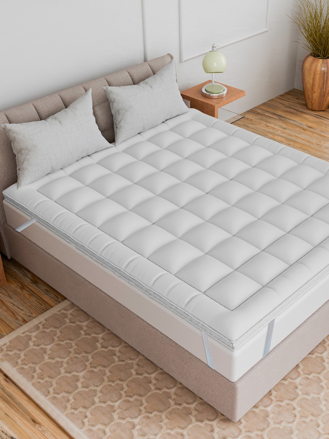 

CURIOUS LIFESTYLE White Quilted 1000 GSM Microfibre Queen Size Mattress Protector