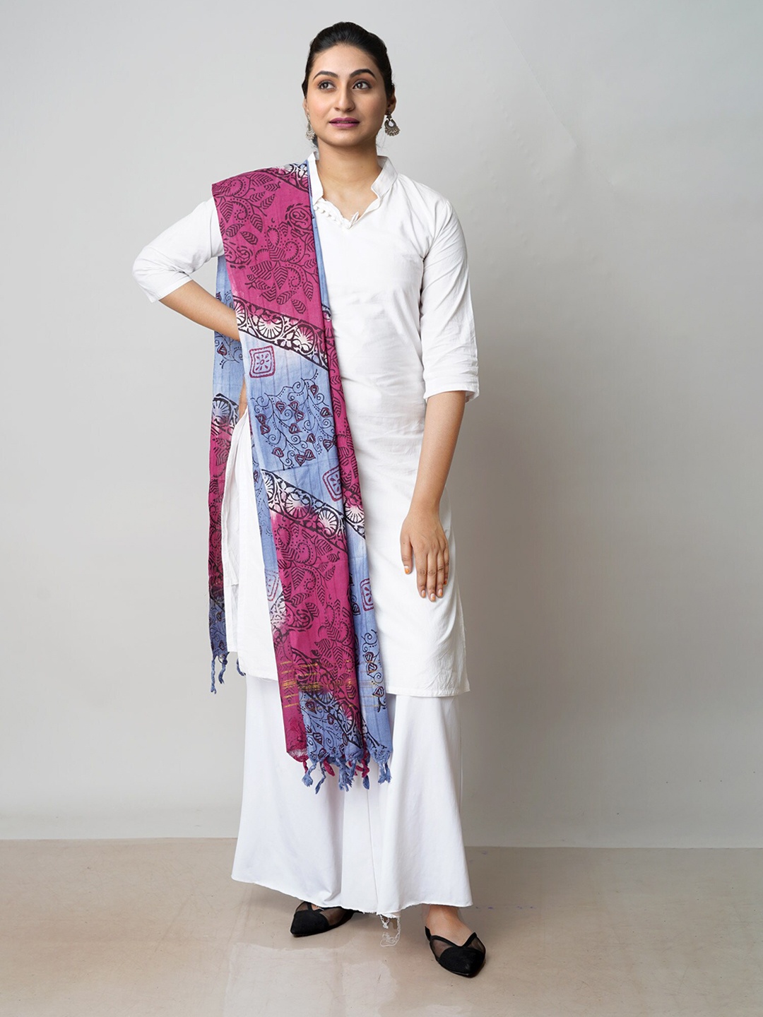 

Unnati Silks Ethnic Motifs Bagru Printed Pure Cotton Tie and Dye Dupatta, Red