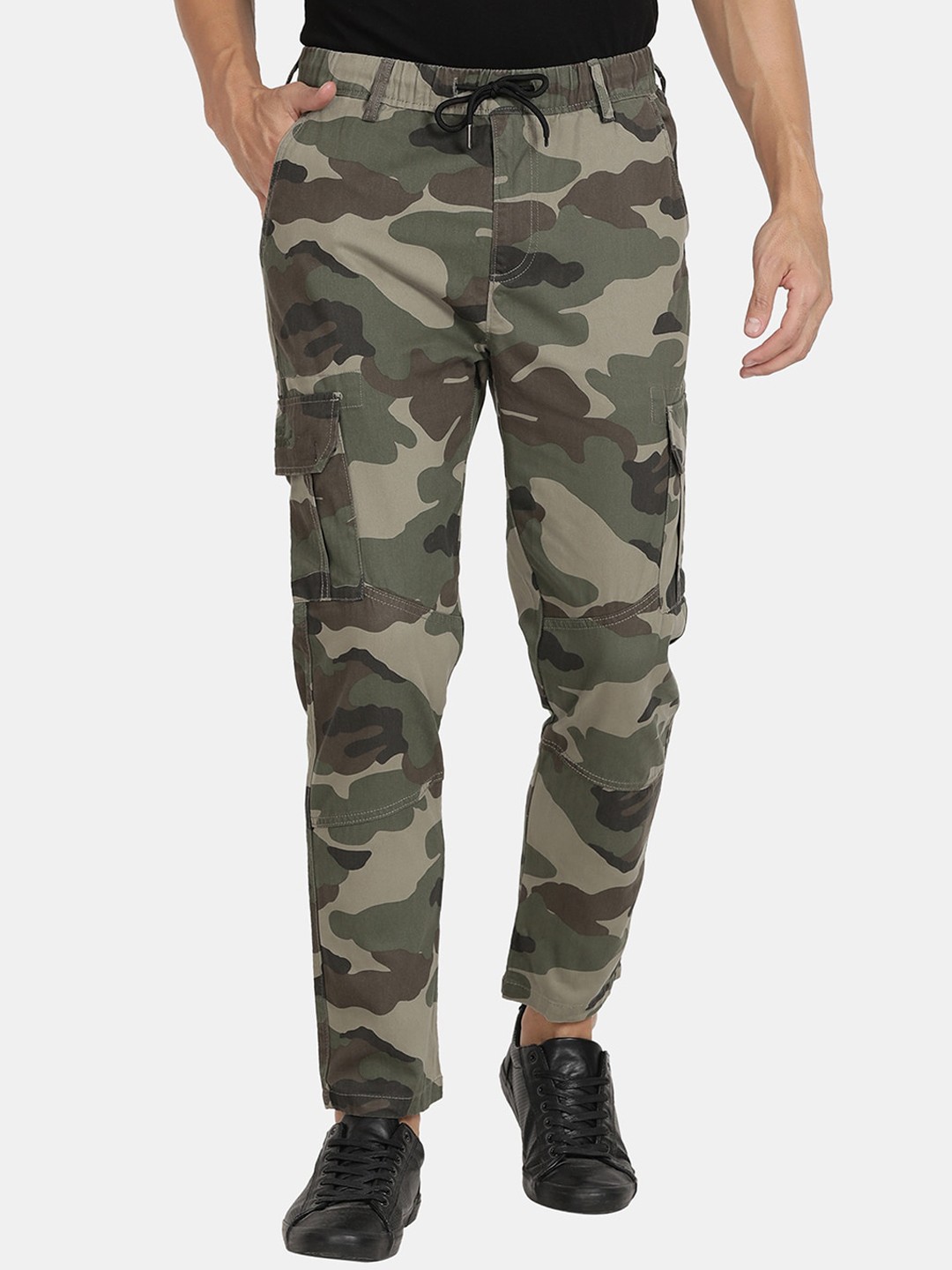 

RUG WOODS Men Camouflage Printed Classic Easy Wash Cargos Trousers, Green