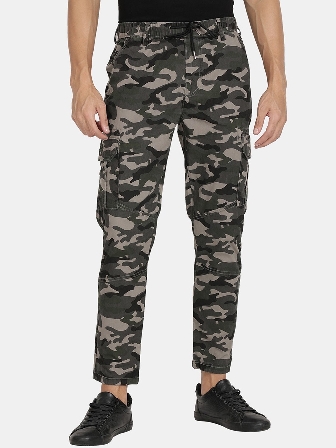 

RUG WOODS Men Camouflage Printed Classic Easy Wash Cargos Trousers, Grey