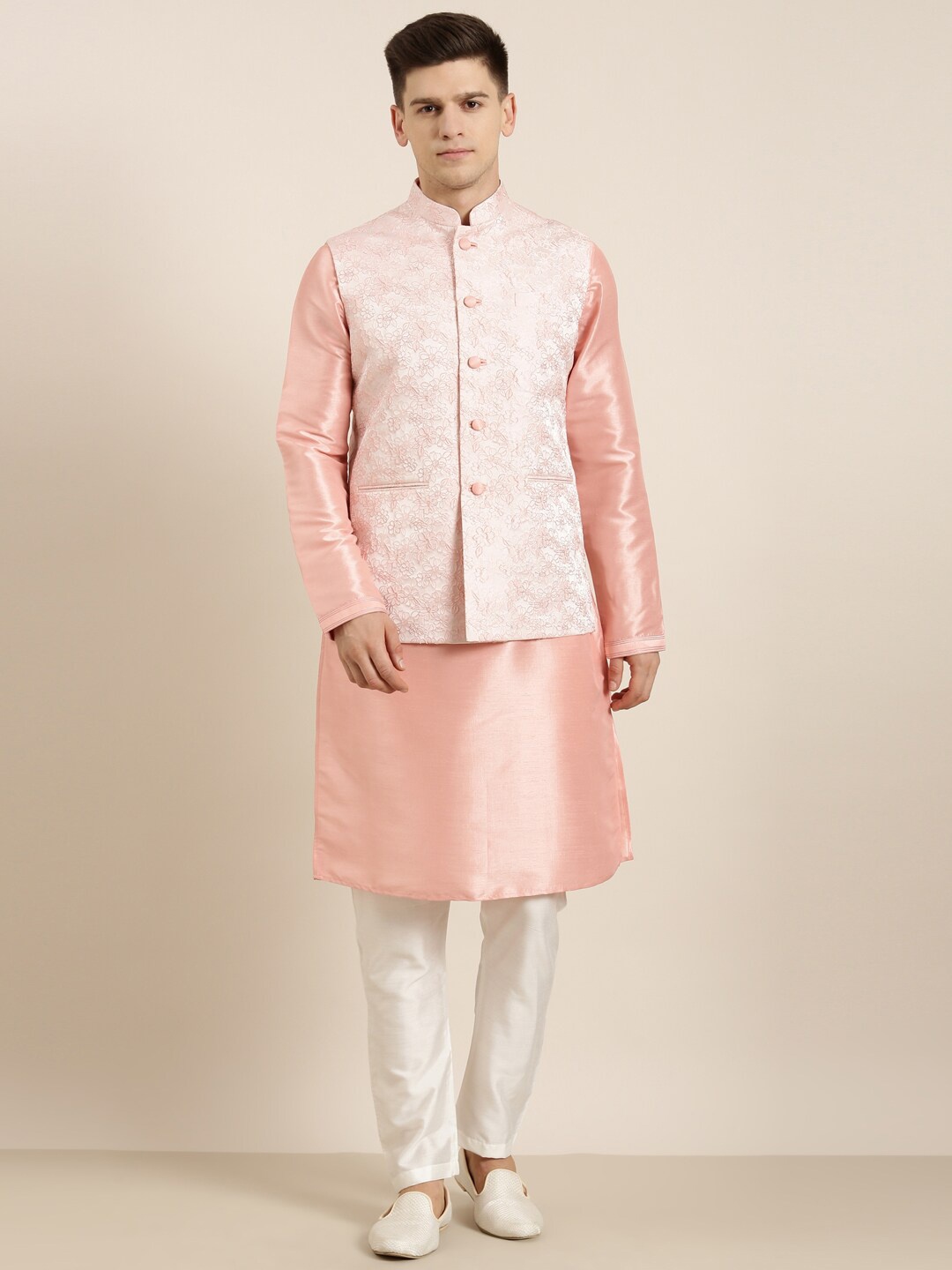 

TheEthnic.Co Mandarin Collar Jacquard Weave Kurta & Pyjamas With Embroidered Nehru jacket, Peach