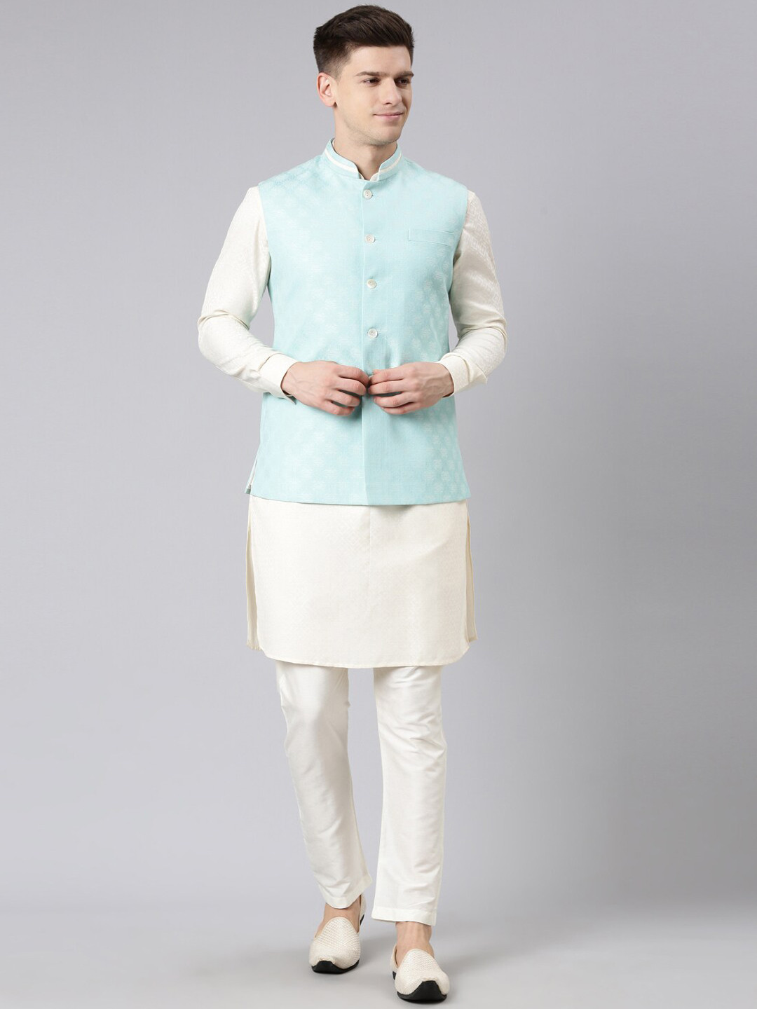

TheEthnic.Co Mandarin Collar Pure Cotton Kurta & Pyjamas With Woven Design Nehru jacket, Blue