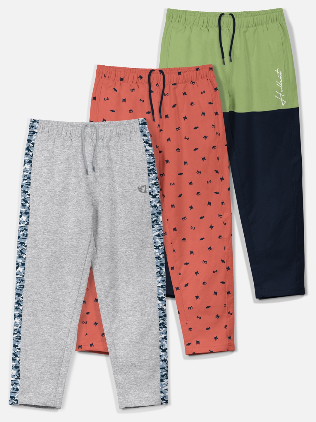 

HELLCAT Boys Pack Of 3 Printed Cotton Regular Track Pants, Black
