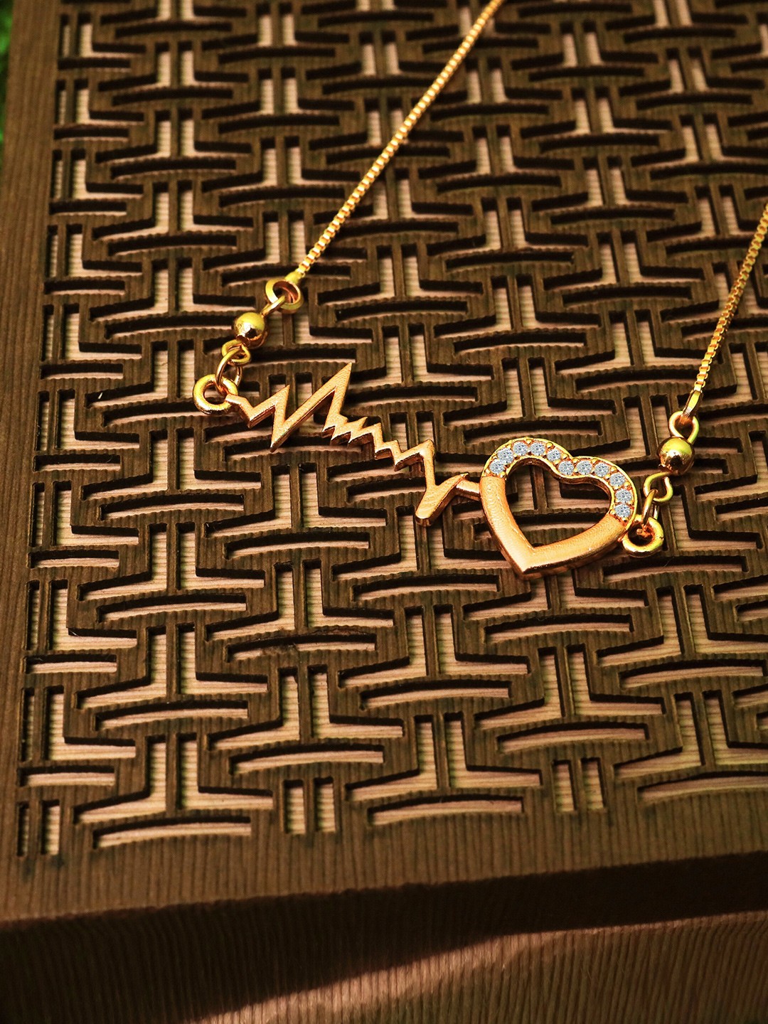 

TIEXA Gold-Plated American Diamond-Studded Pendant Chain