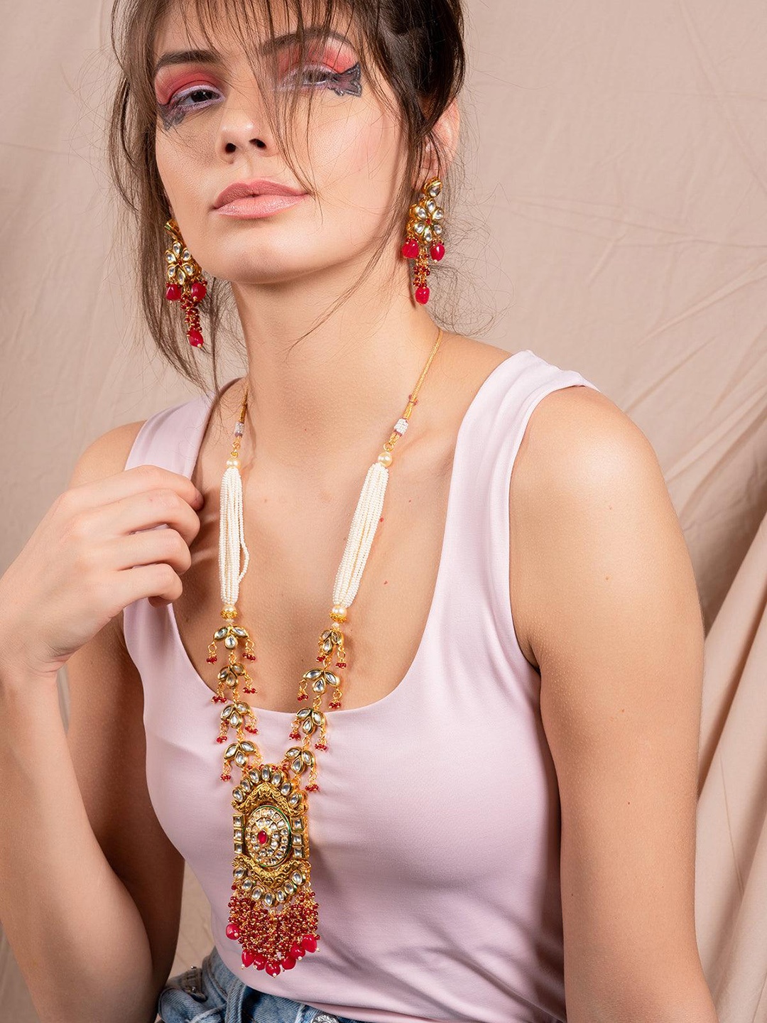 

ODETTE Gold-Plated Kundan Artificial Beads & Onyx Studded Jewellery Set, Red