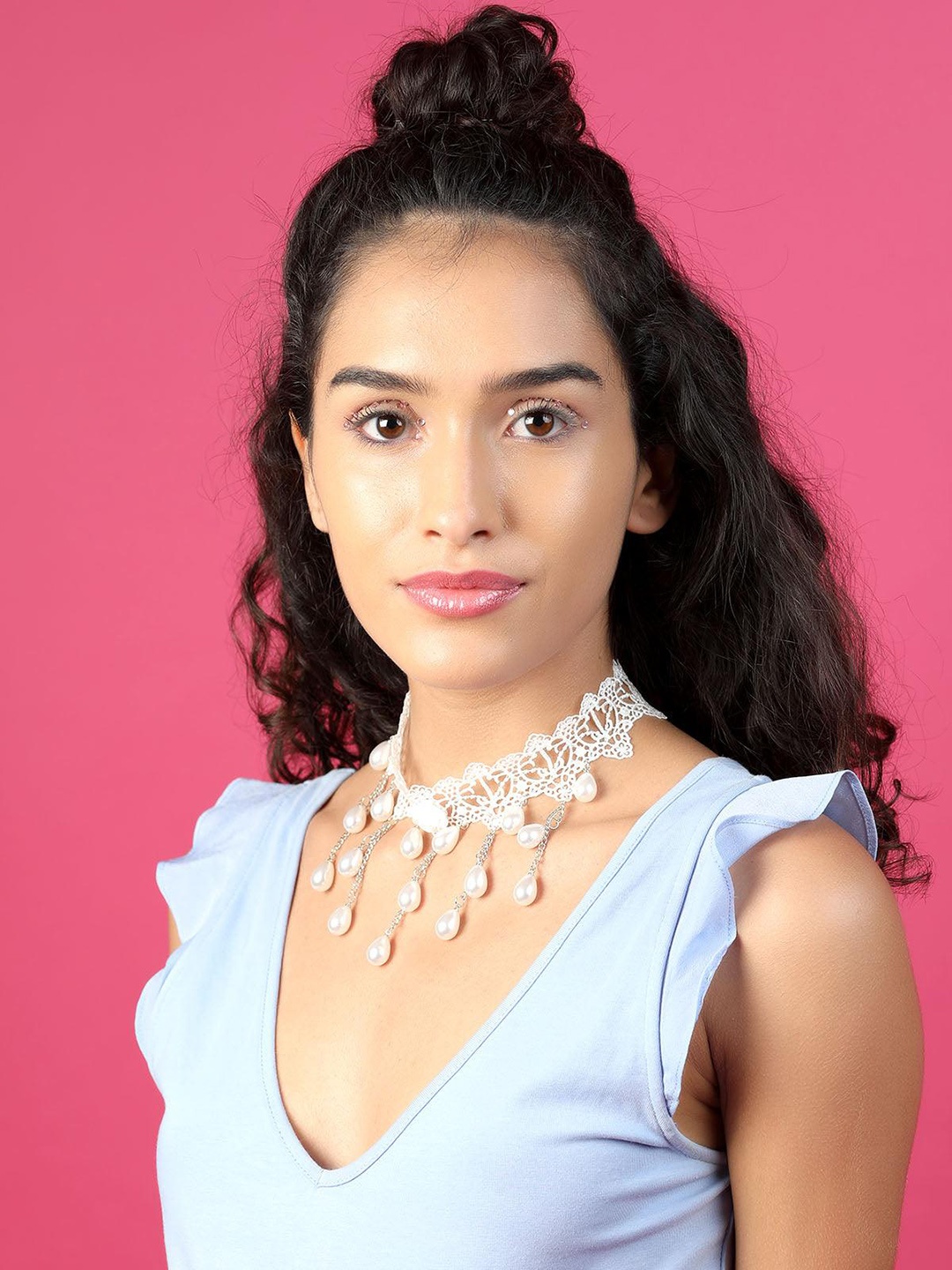 

ODETTE Laced Necklace With Earrings Set, White