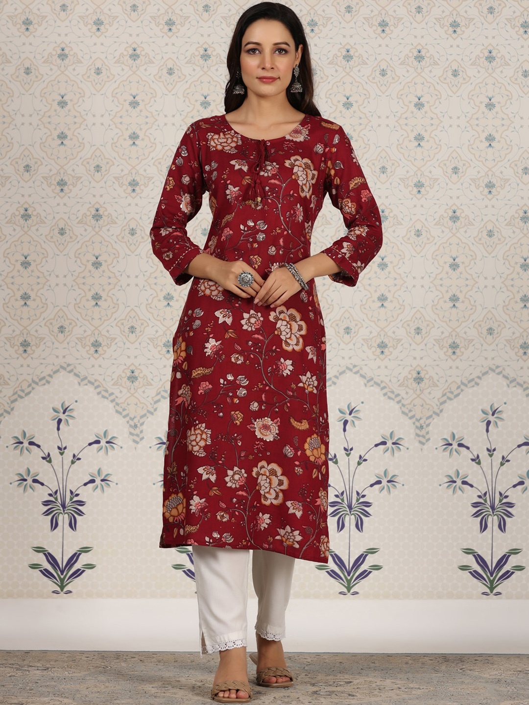 

Ode by House of Pataudi Floral Printed Straight Kurta, Maroon