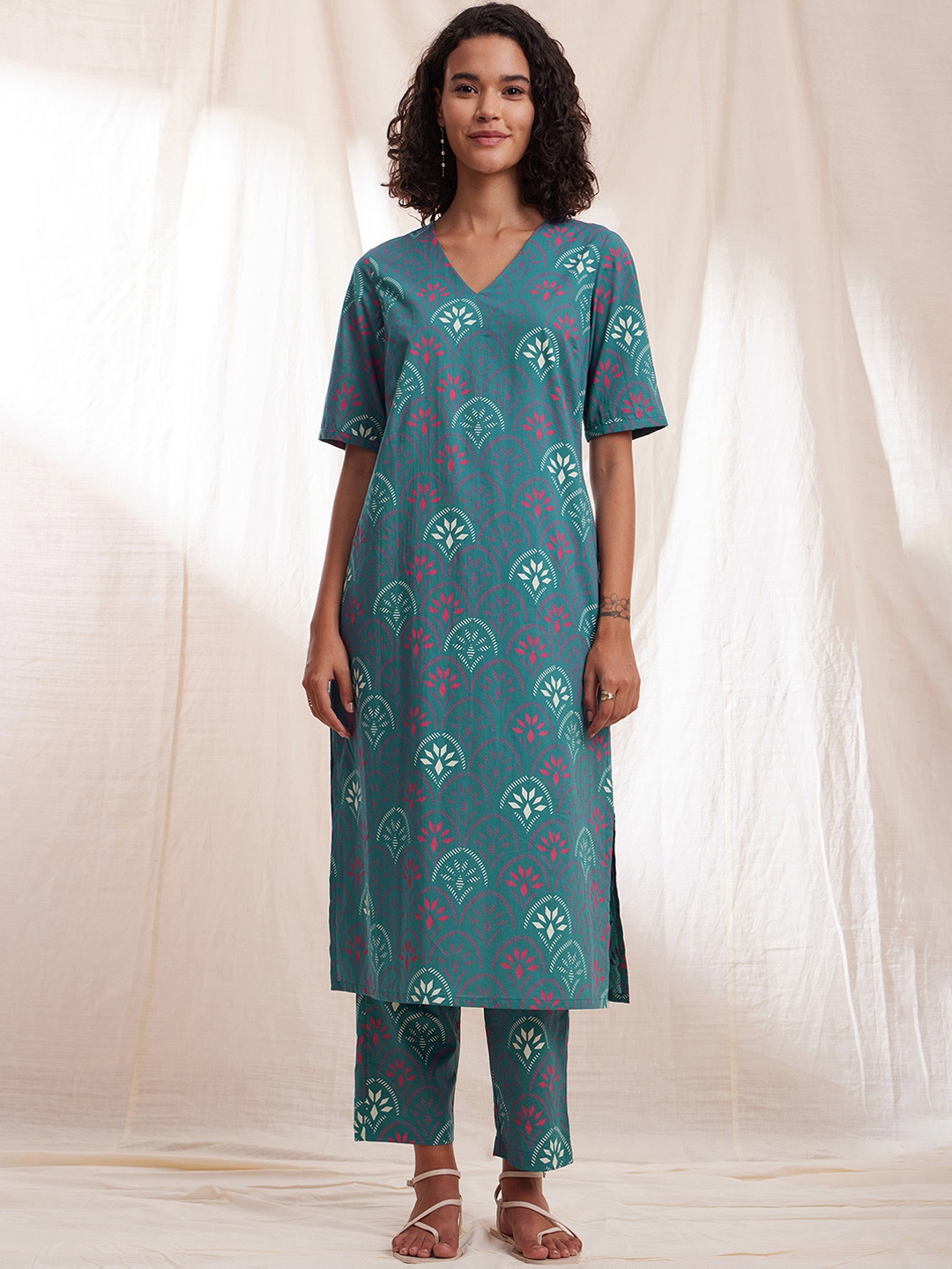 

Pink Fort Ethnic Motifs Printed Cotton Kurta, Teal