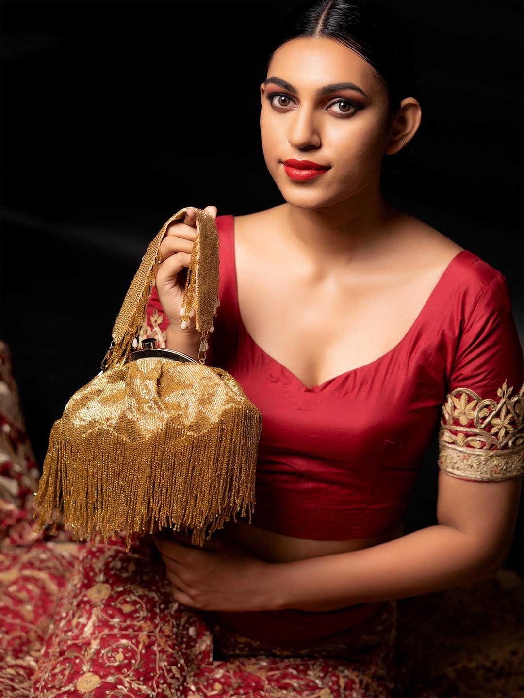 

ODETTE Embellished Purse Clutch, Gold