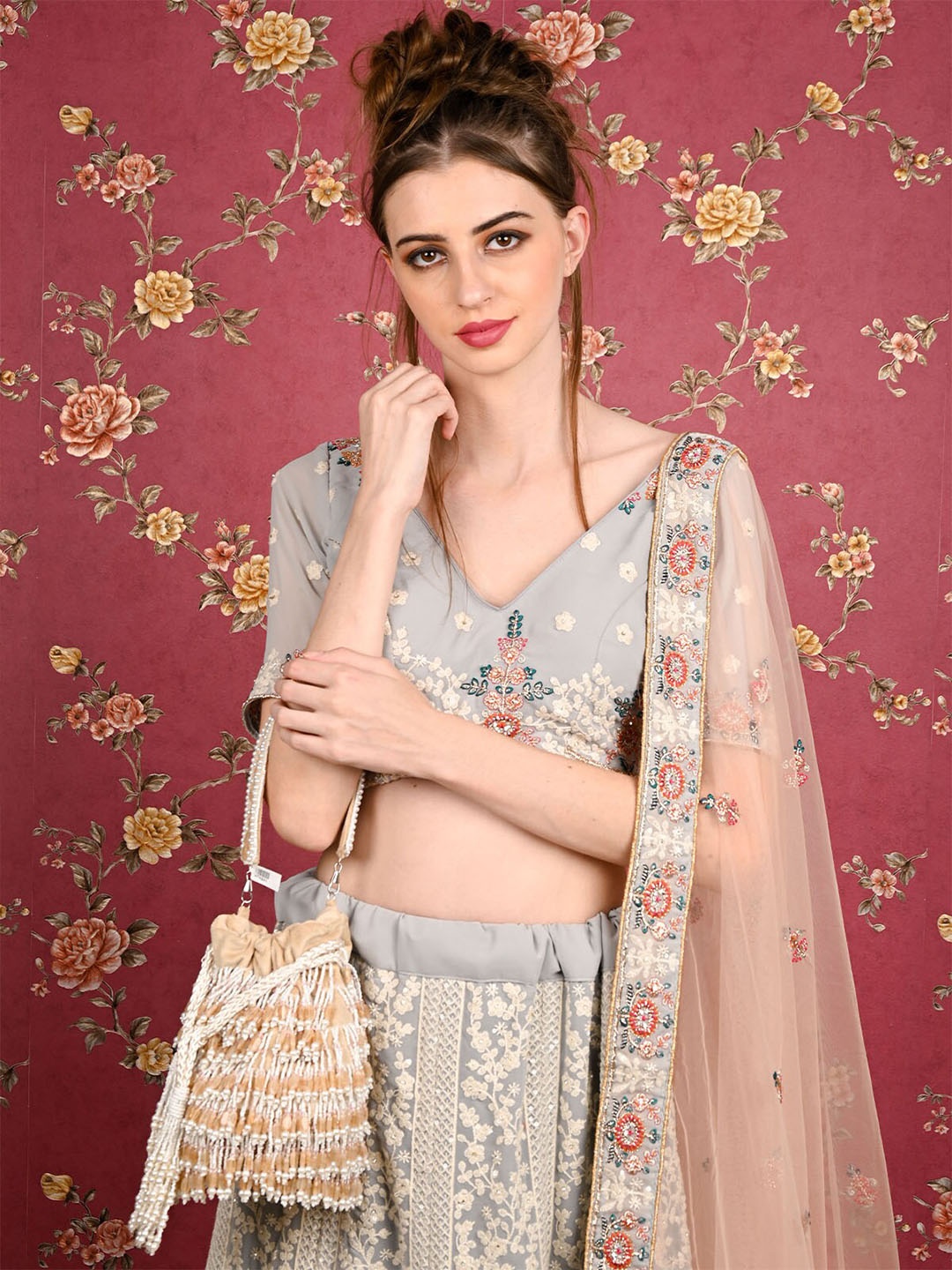 

ODETTE Embellished Potli Clutch, Off white