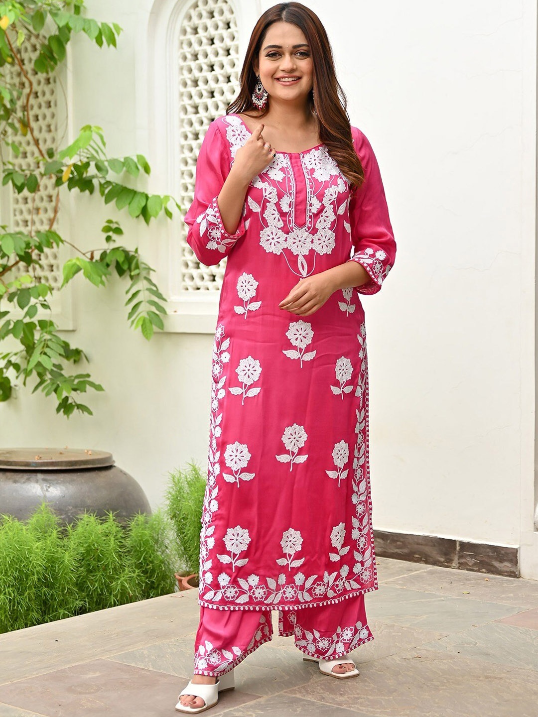 

Lavanya The Label Floral Embroidered Regular Kurta With Palazzos, Pink